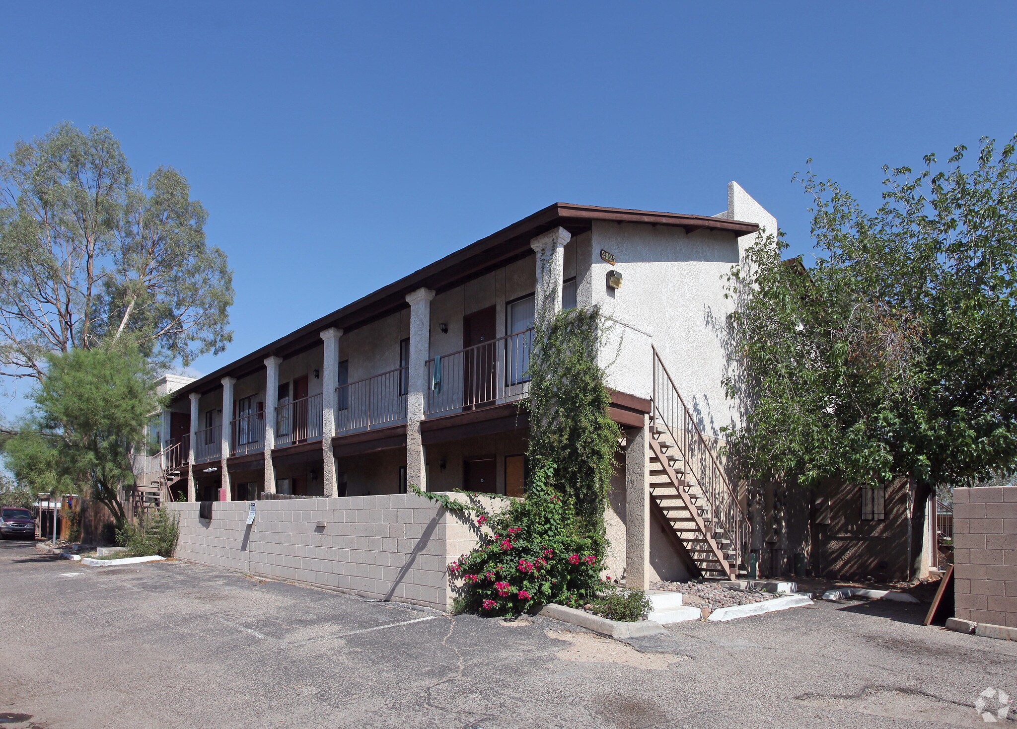 2925 N Alvernon Way Tucson, AZ 85712 MultiFamily Property for Lease