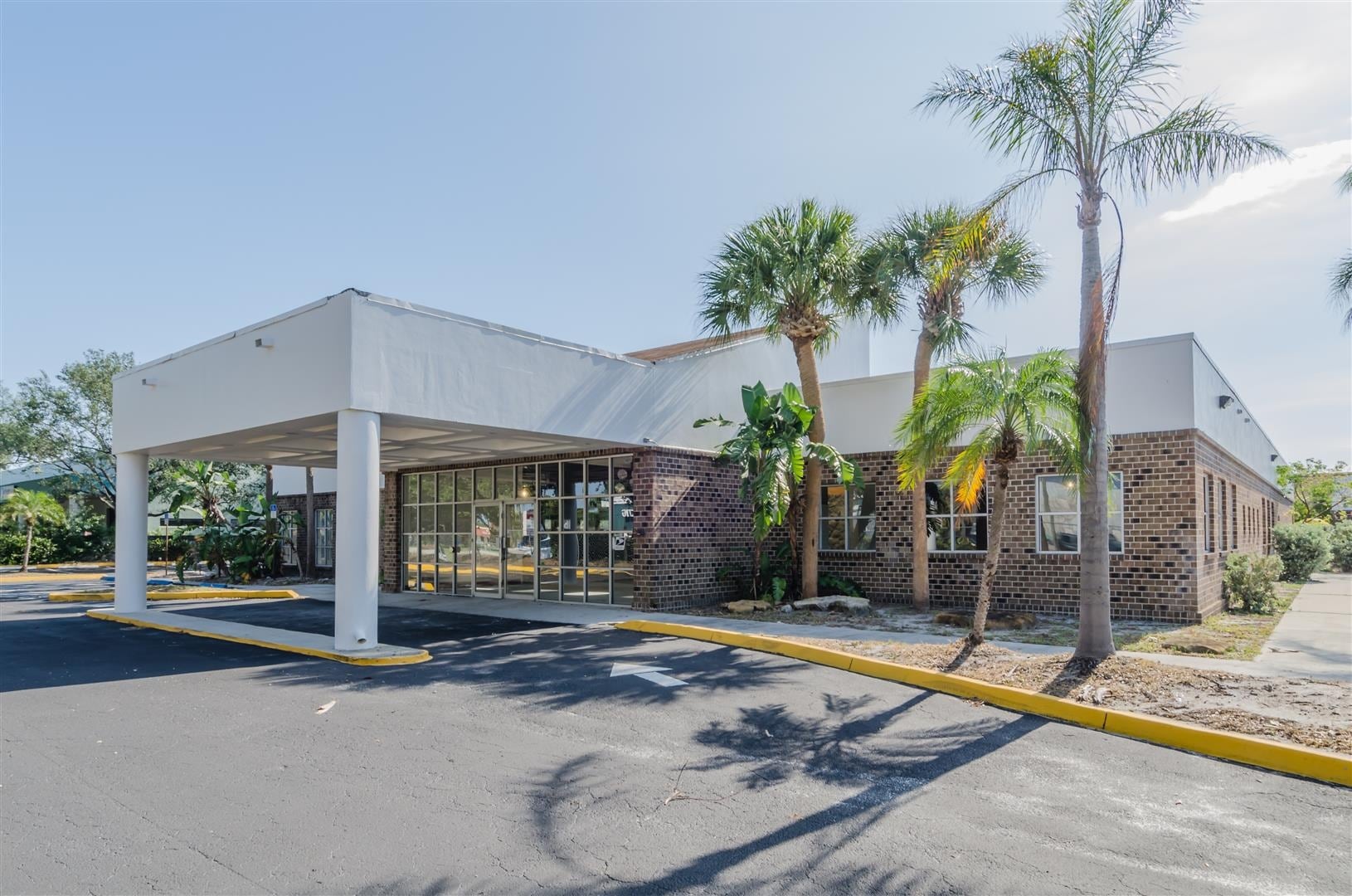 4650 N Dixie Hwy, Oakland Park, FL for Rent