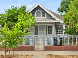 Los Angeles, CA Apartments - 1220 W 25th St