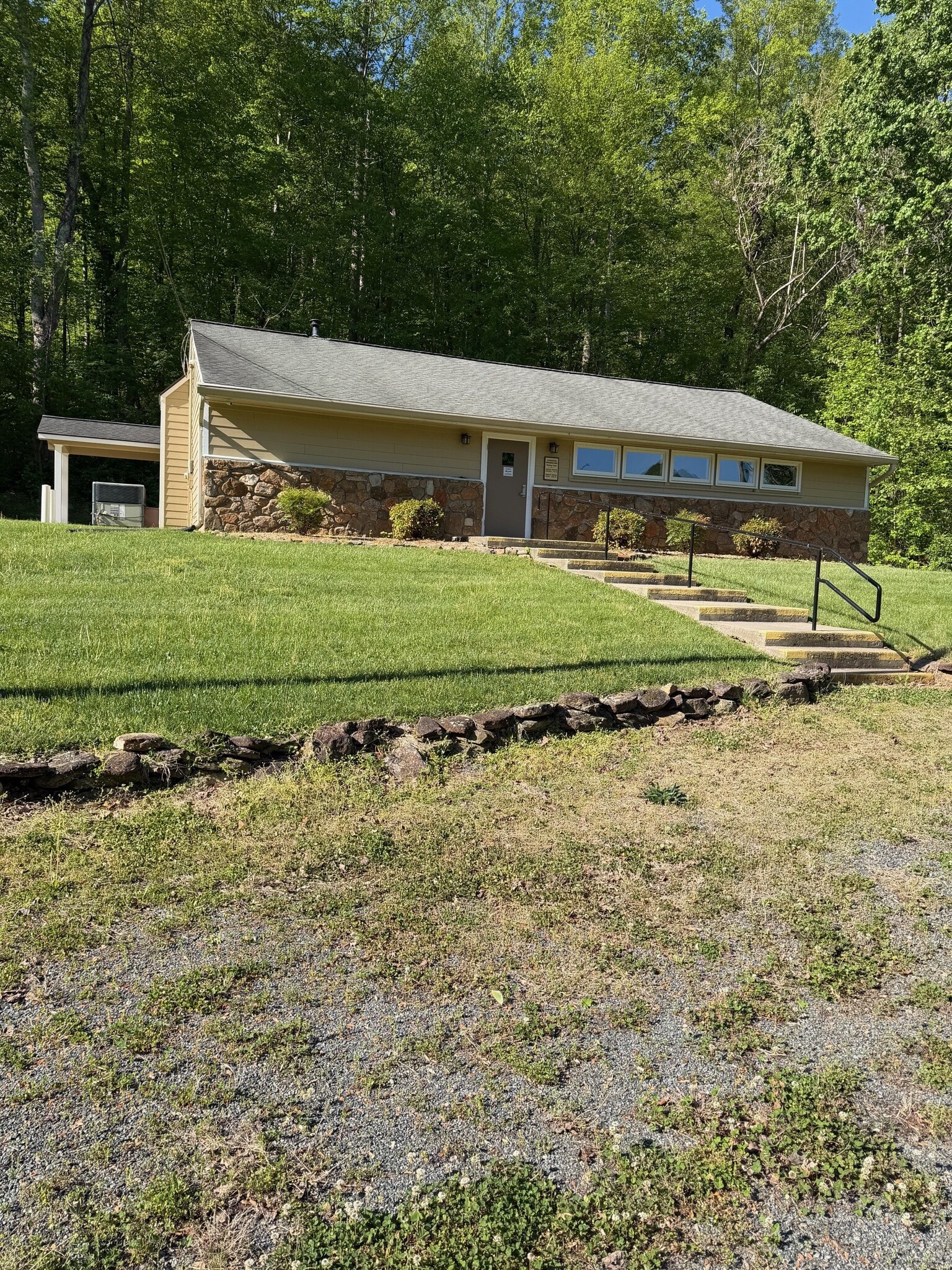 426 Eades Ln, Lovingston, VA for Sale