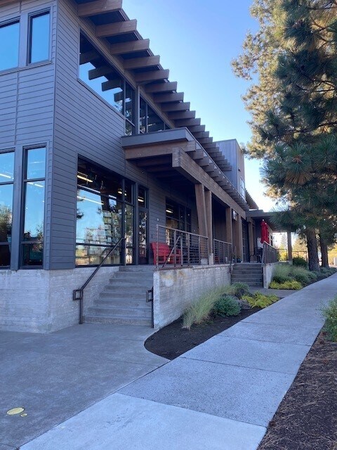 900 NW Mt Washington Dr, Bend, OR for Rent