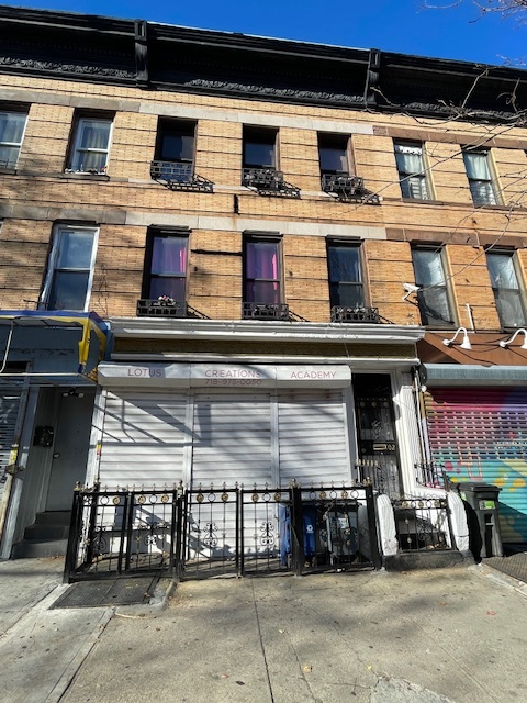 102 Kingston Ave, Brooklyn, NY for Rent