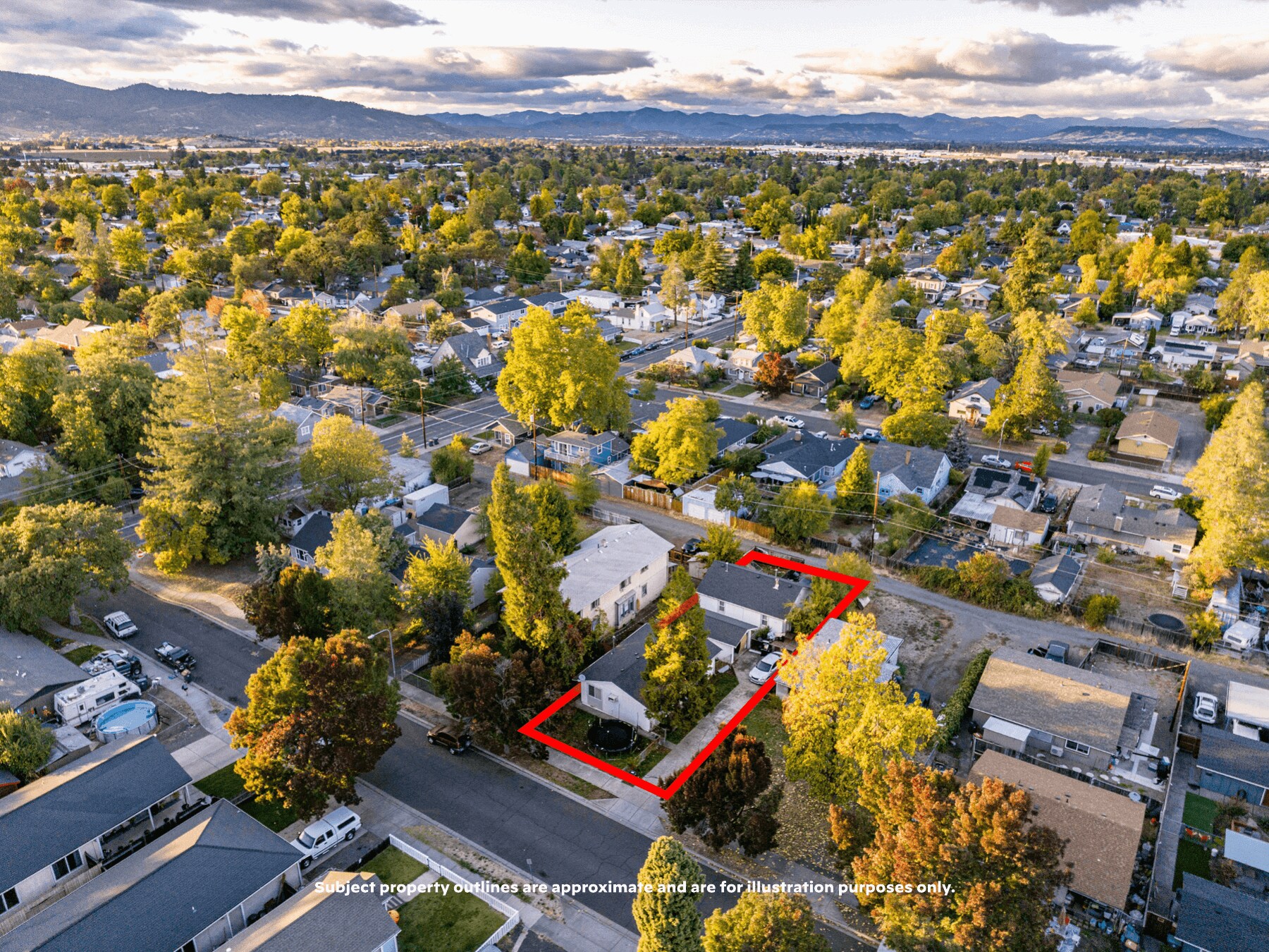 1036 W 12th St, Medford, OR for Sale