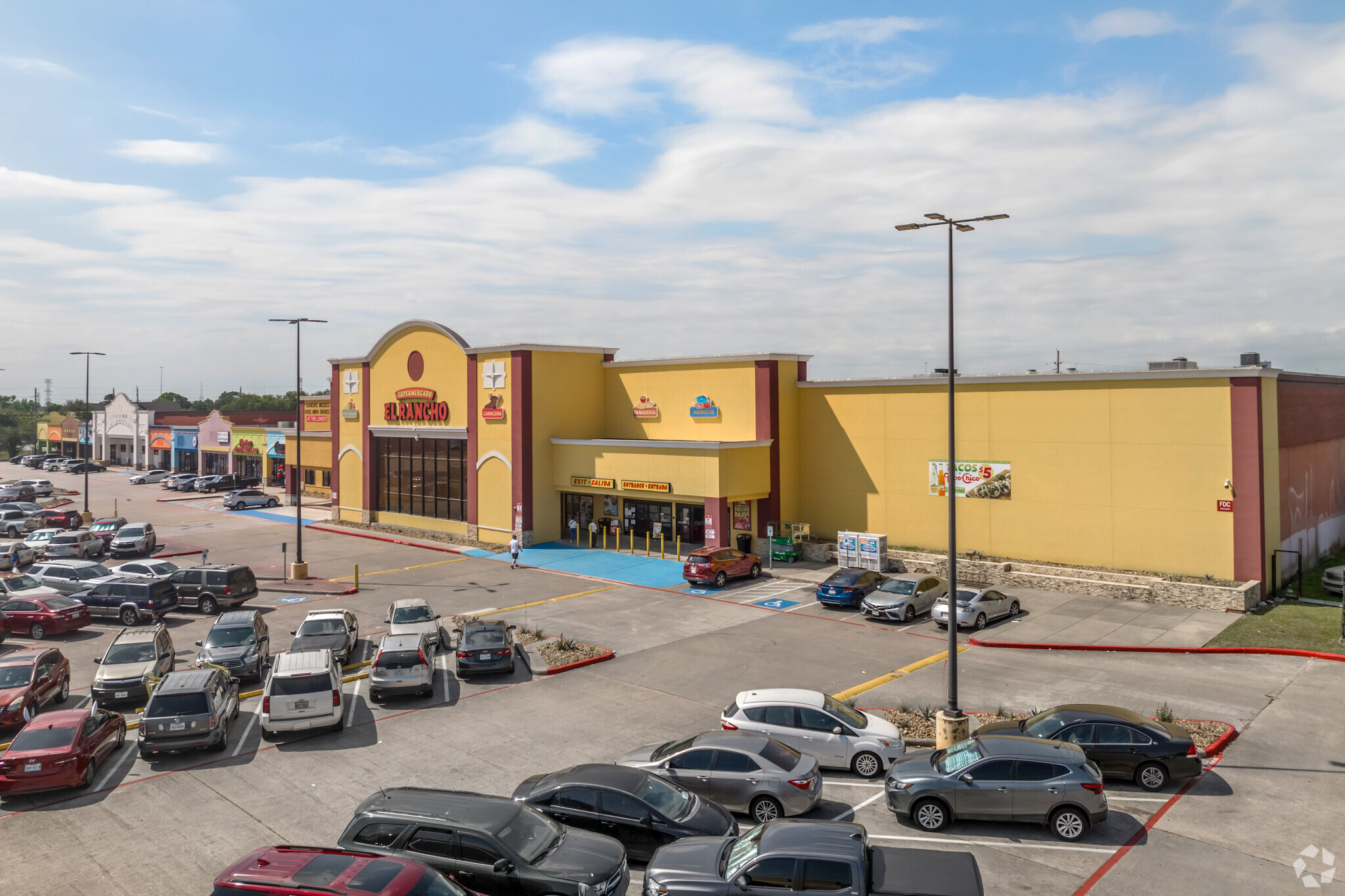 11303-11495 Veterans Memorial Dr, Houston, TX for Rent