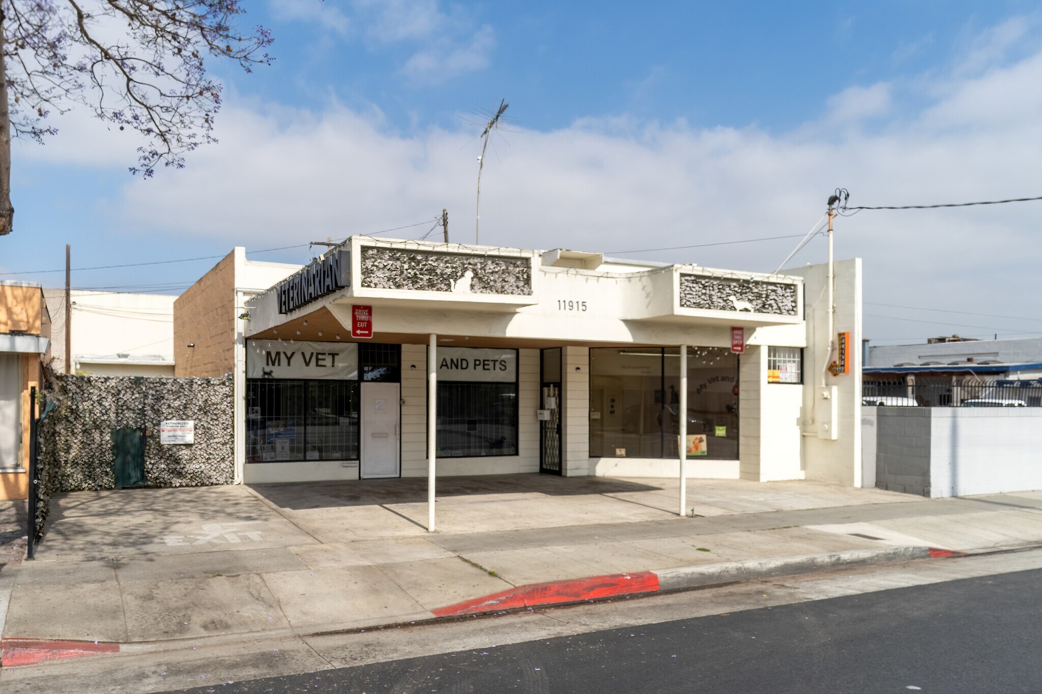 11915 Inglewood Ave, Hawthorne, CA for Sale