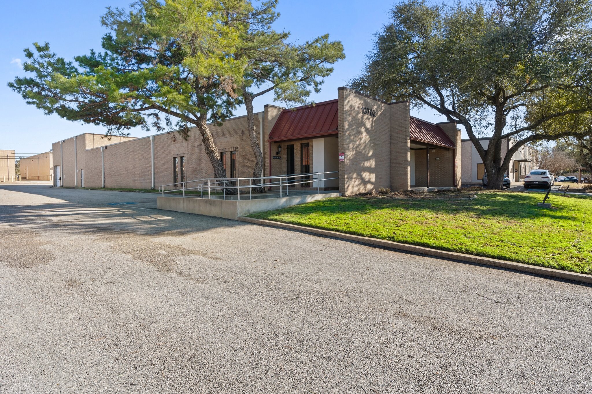 13702 Gamma Rd, Dallas, TX for Rent