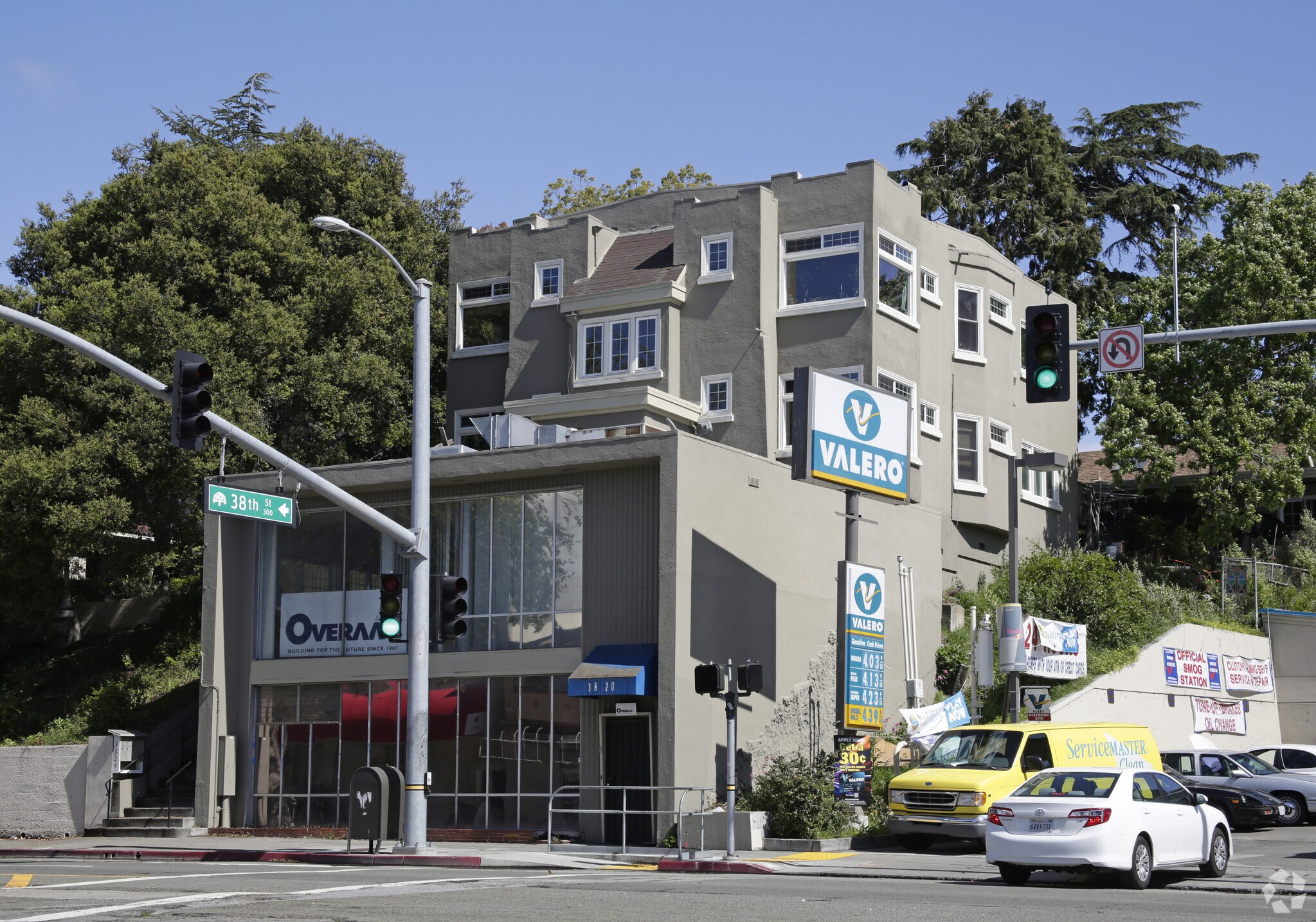 3820 Broadway, Oakland, CA for Rent