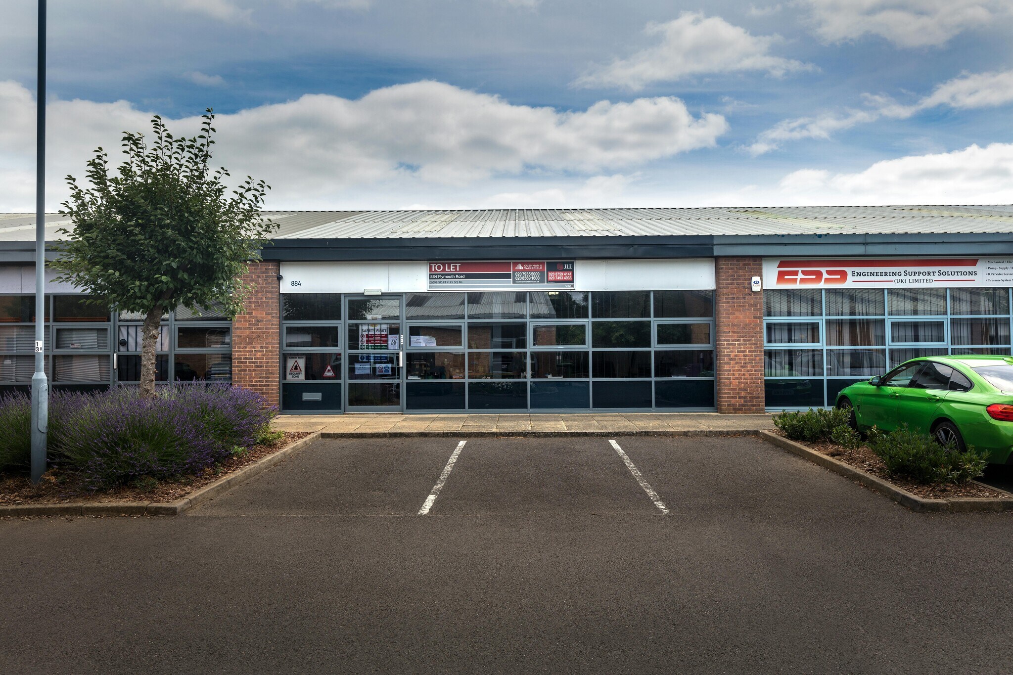 878 Plymouth Rd, Slough, BKS for Rent