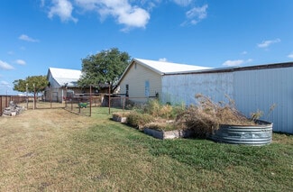 1833 and 1841 County Road in Jarrell, TX