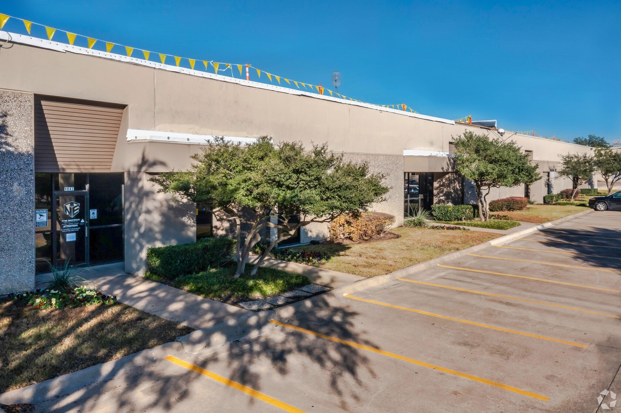 9841-9879 Chartwell Dr, Dallas, TX for Rent