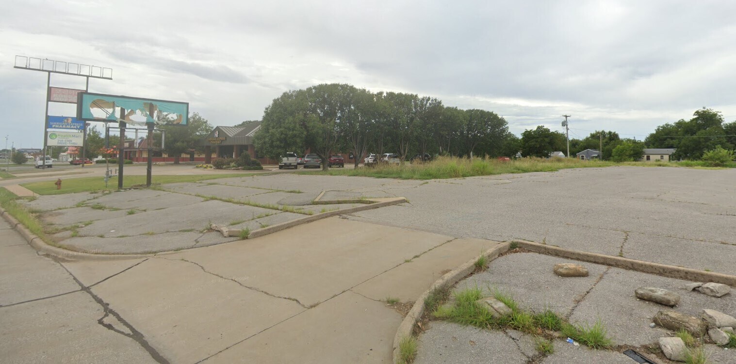 203 SW Sheridan Rd, Lawton, OK for Sale