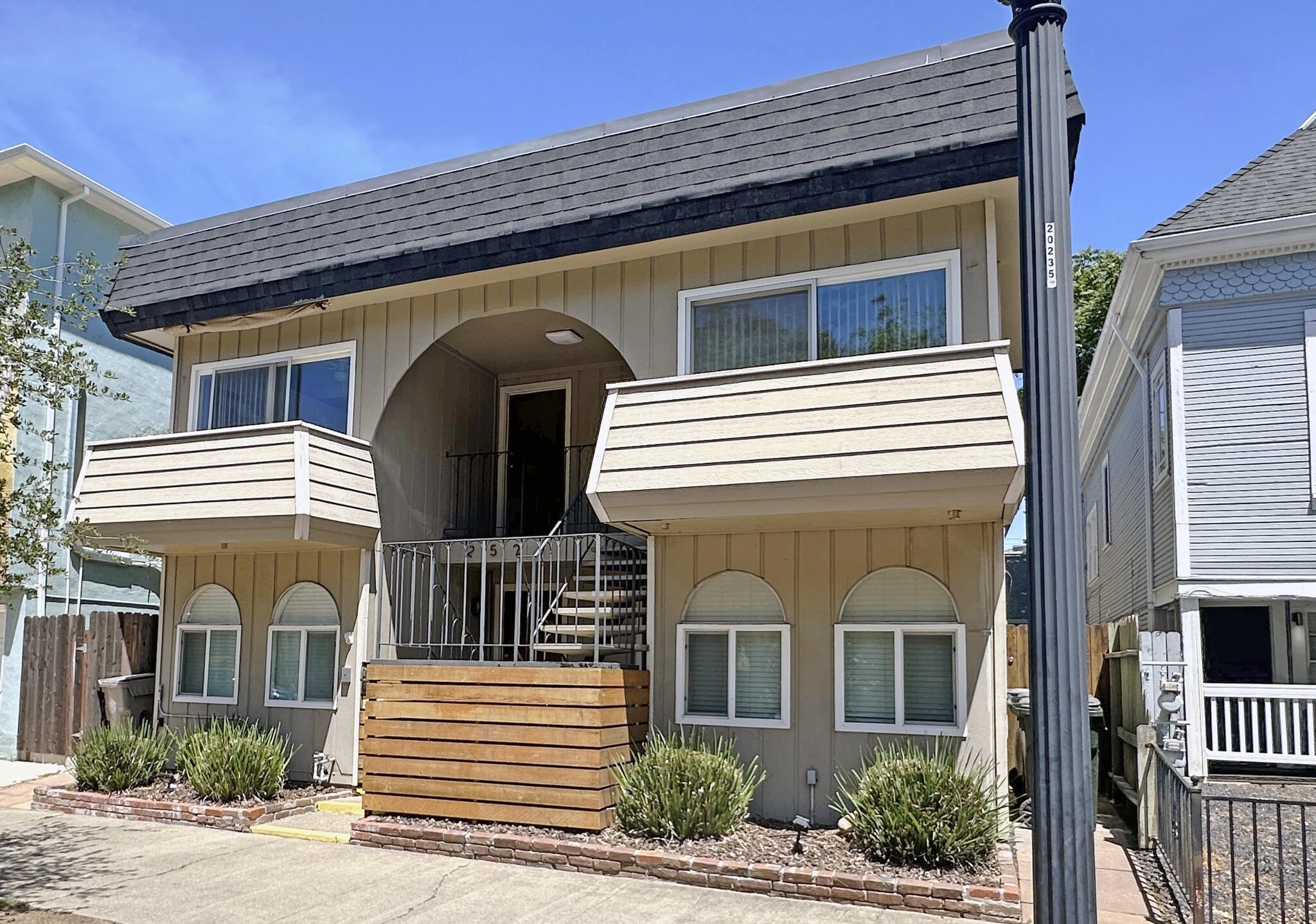 2525 N St, Sacramento, CA for Sale