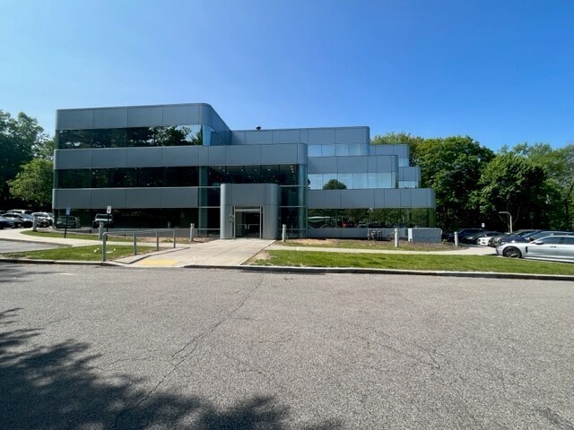 118 N Bedford Rd, Mount Kisco, NY for Rent