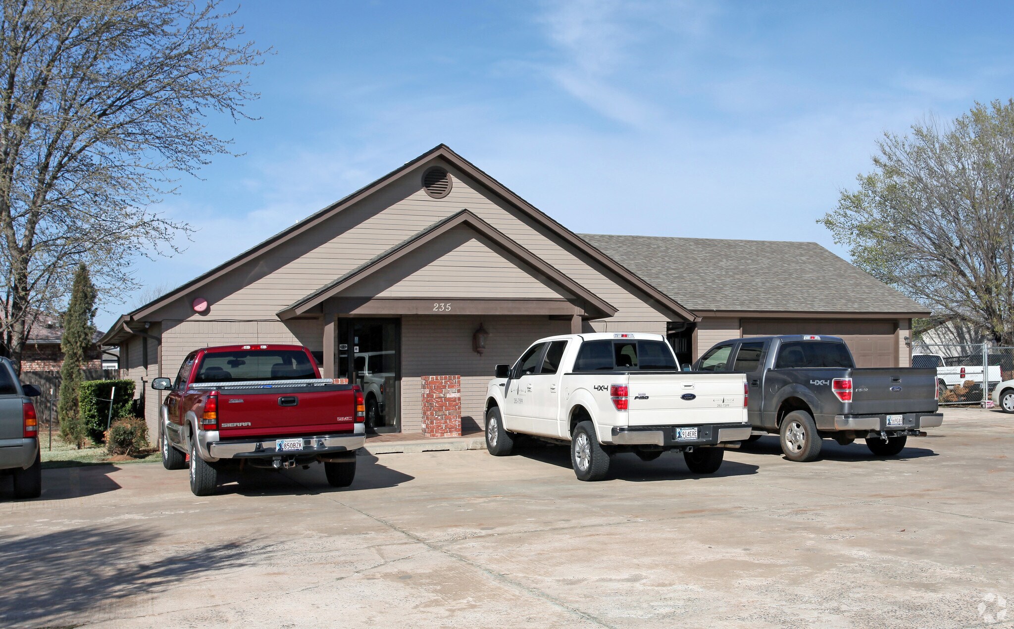 235 Dennis St Edmond, OK 73003 Office Property for Sale on