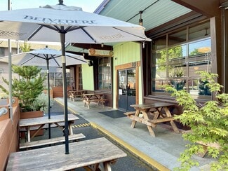 Portland, OR Freestanding - 1011 NE Alberta St