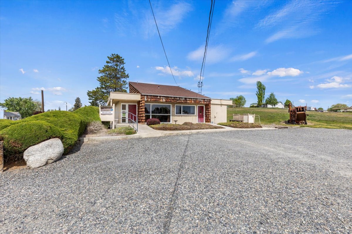 781 Roza Dr, Zillah, WA for Sale