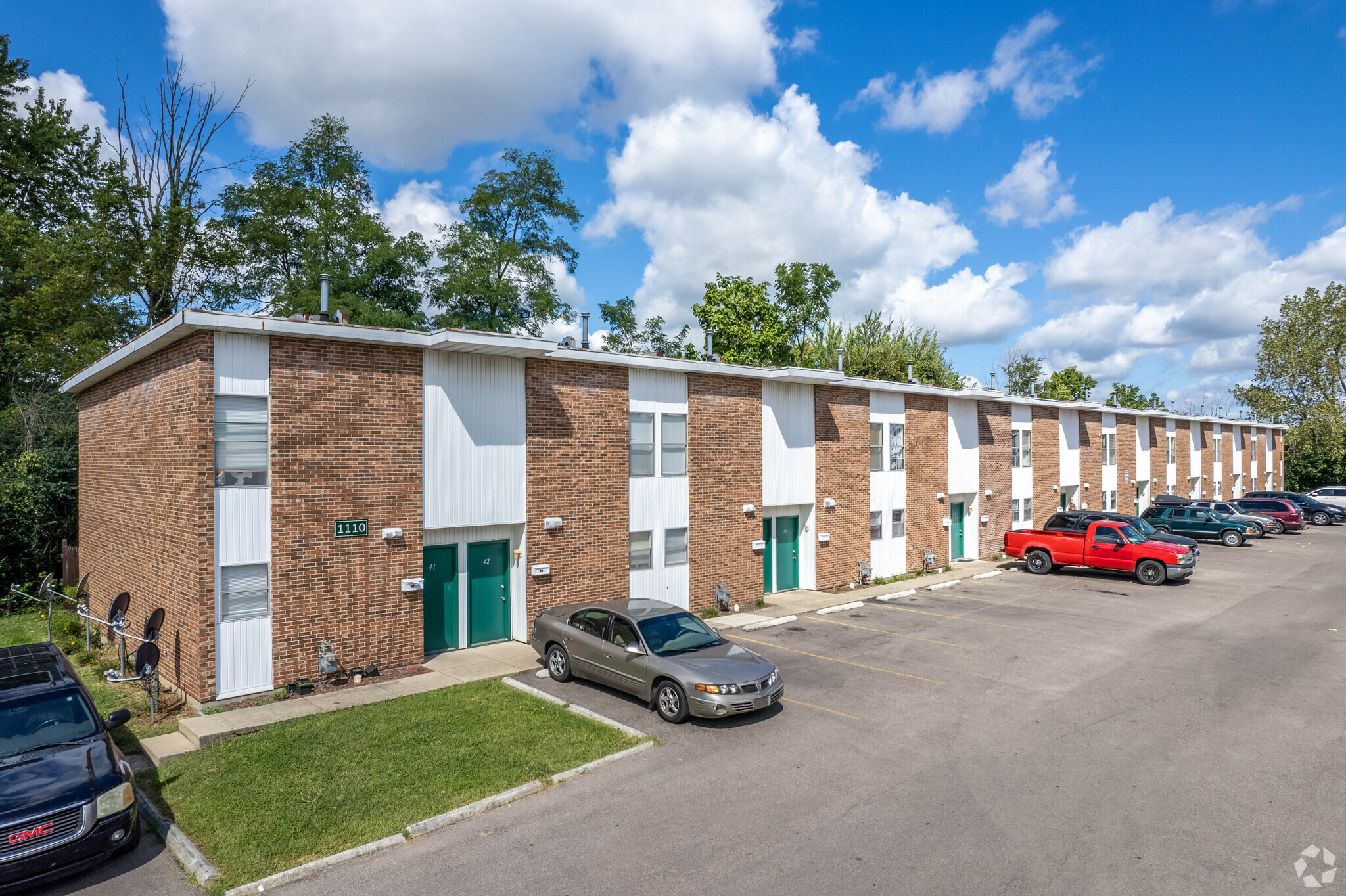 1132 E John St, Springfield, OH for Sale