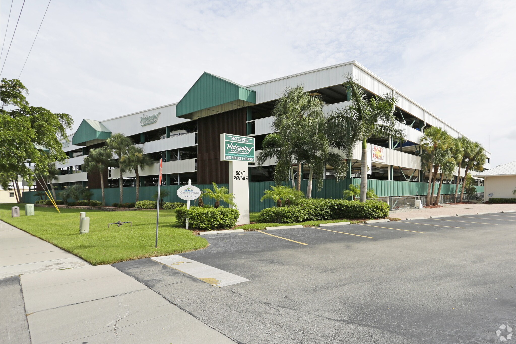 705 E Elkcam Cir, Marco Island, FL for Rent