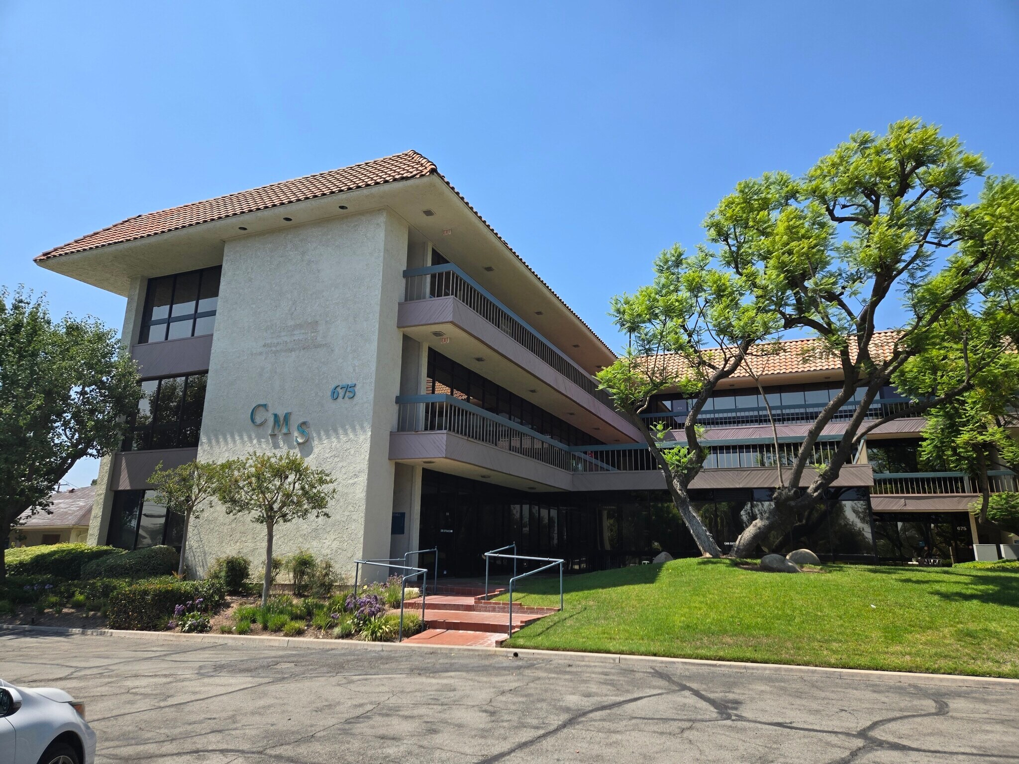 601 W Foothill Blvd, Claremont, CA for Rent