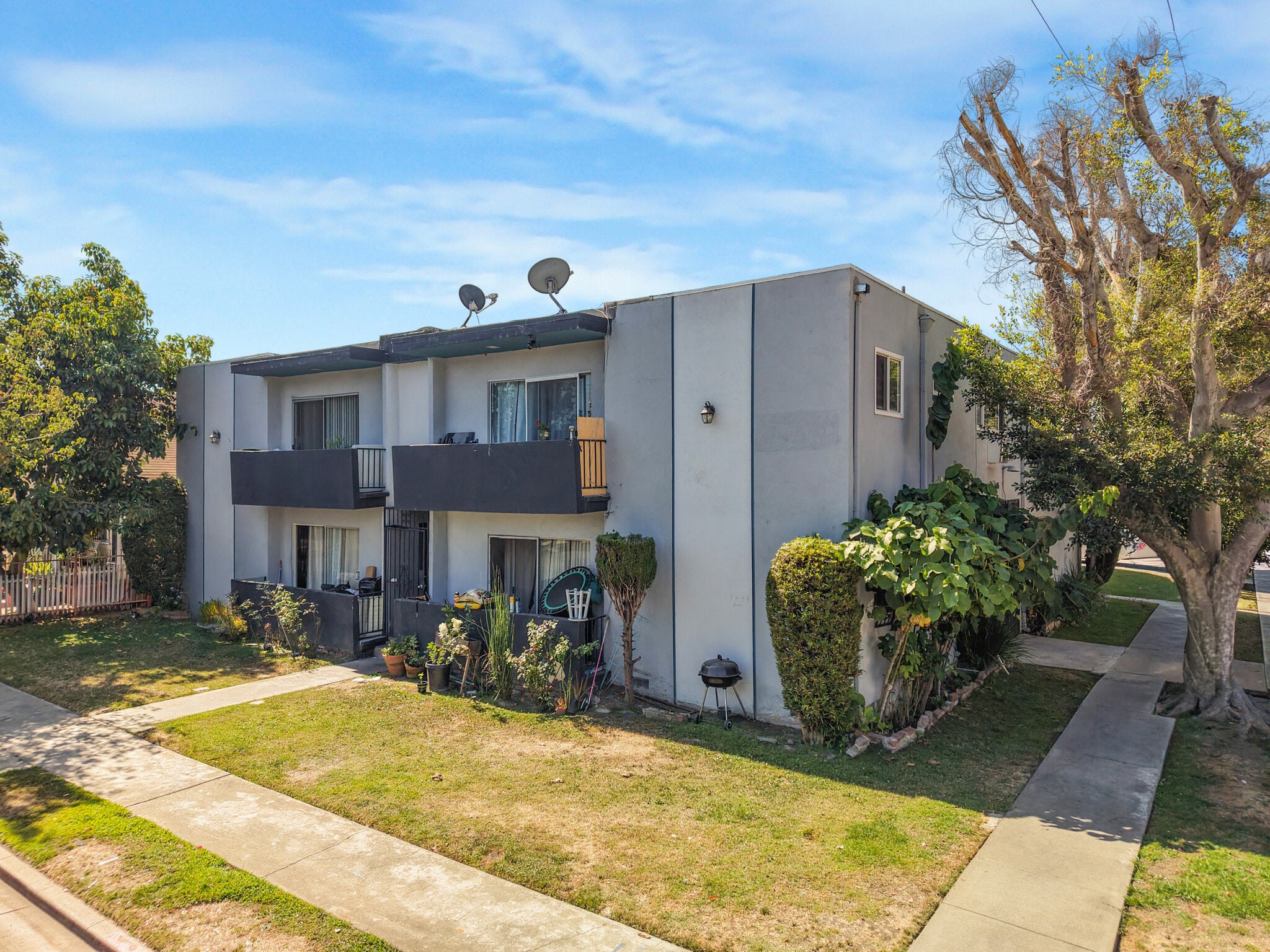 1596 W 24th St, Los Angeles, CA for Sale
