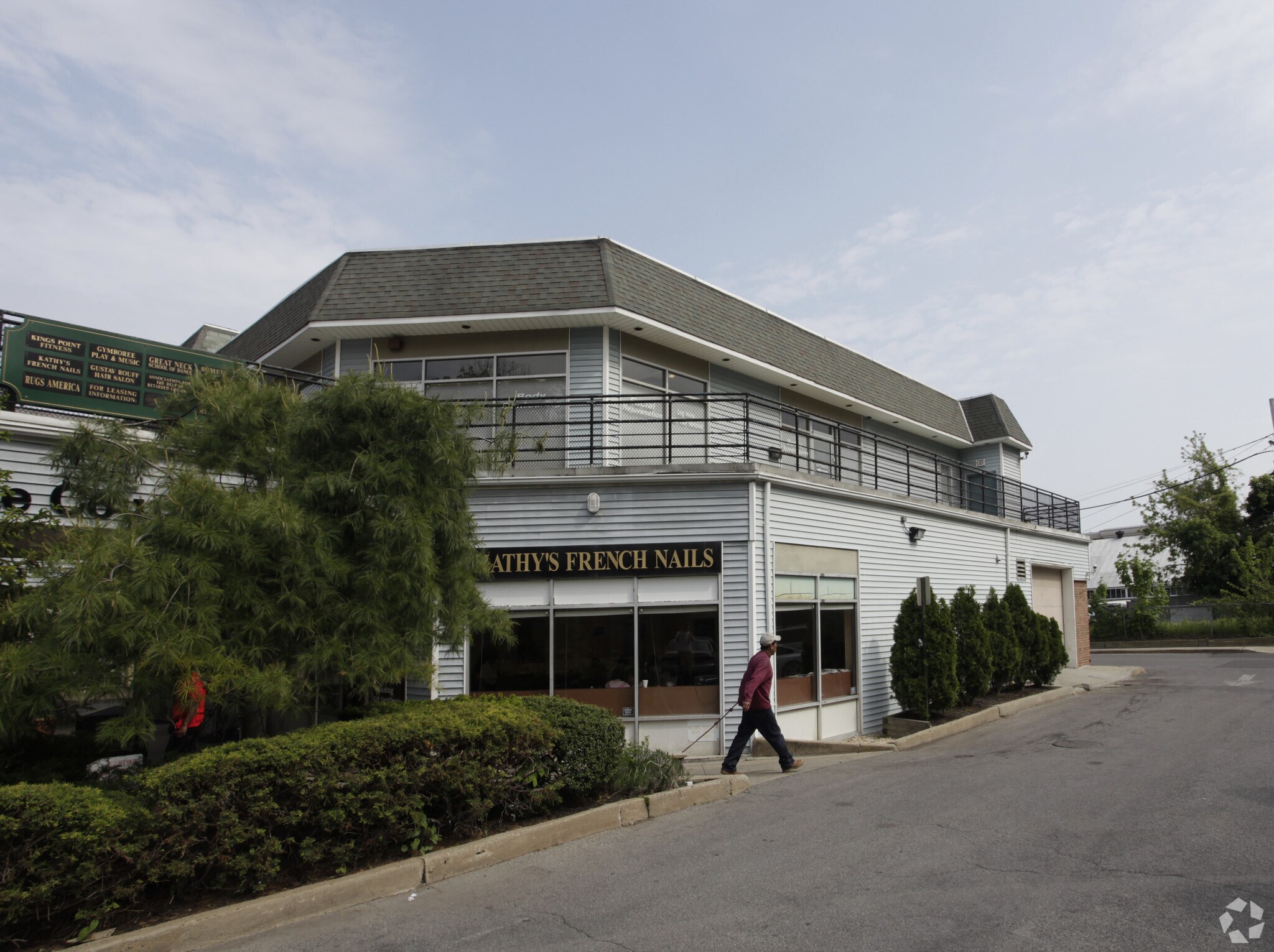 770 Middle Neck Rd, Great Neck, NY for Rent