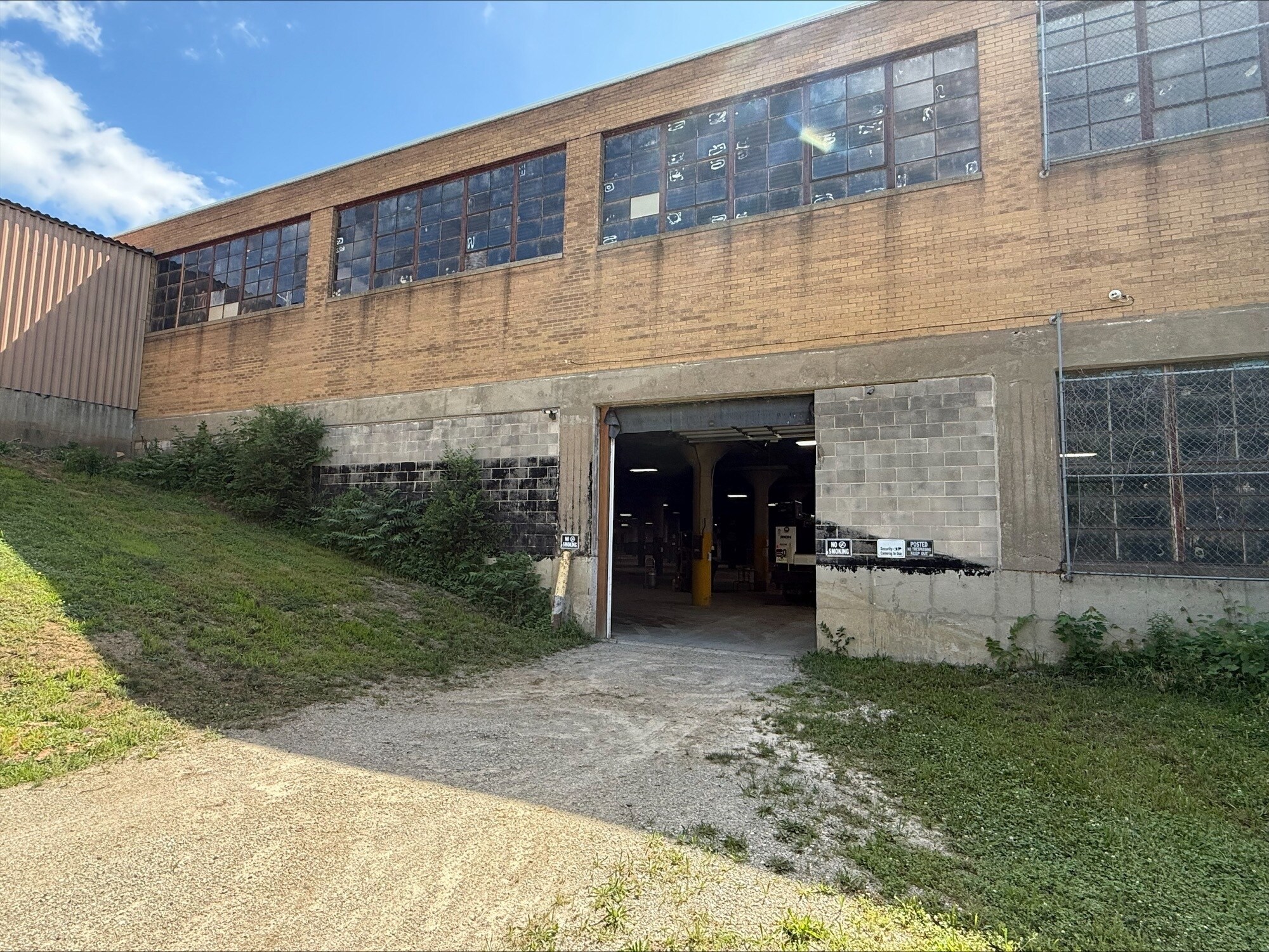 301 W 3rd St, Sterling, IL for Rent