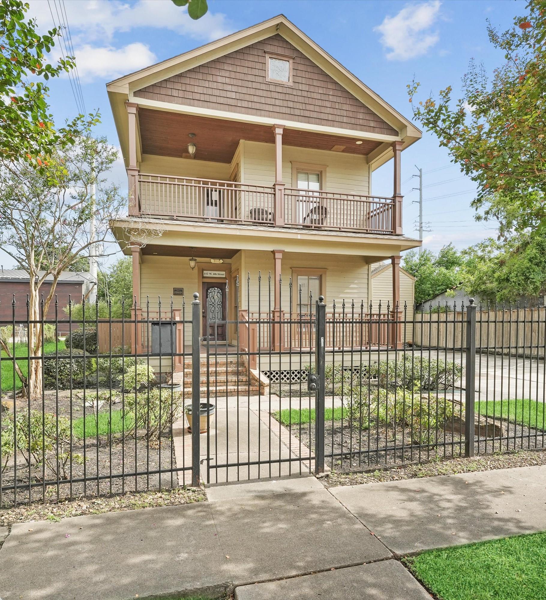 112 W 4th St, Houston, TX for Sale