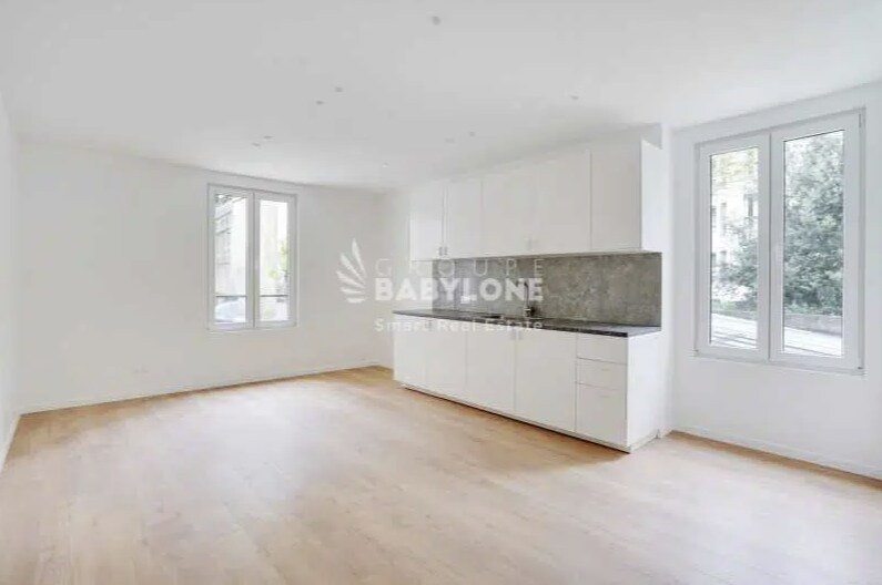 , Paris, PAR for Sale