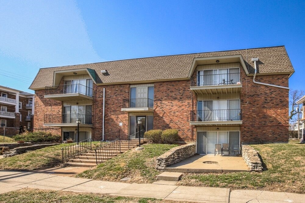 3740 Wyandotte St, Kansas City, MO for Sale