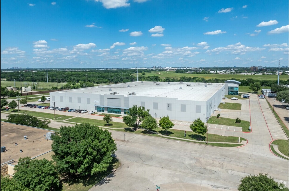 2040 Century Center Blvd, Irving, TX for Sale