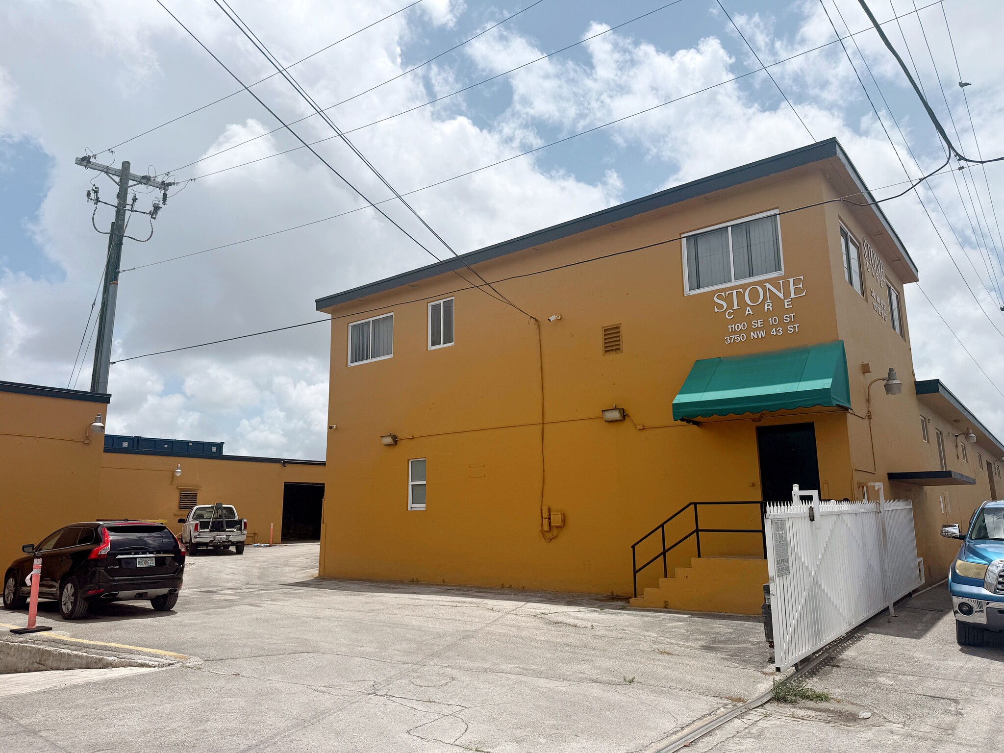 3750 NW 43rd St, Hialeah, FL for Sale