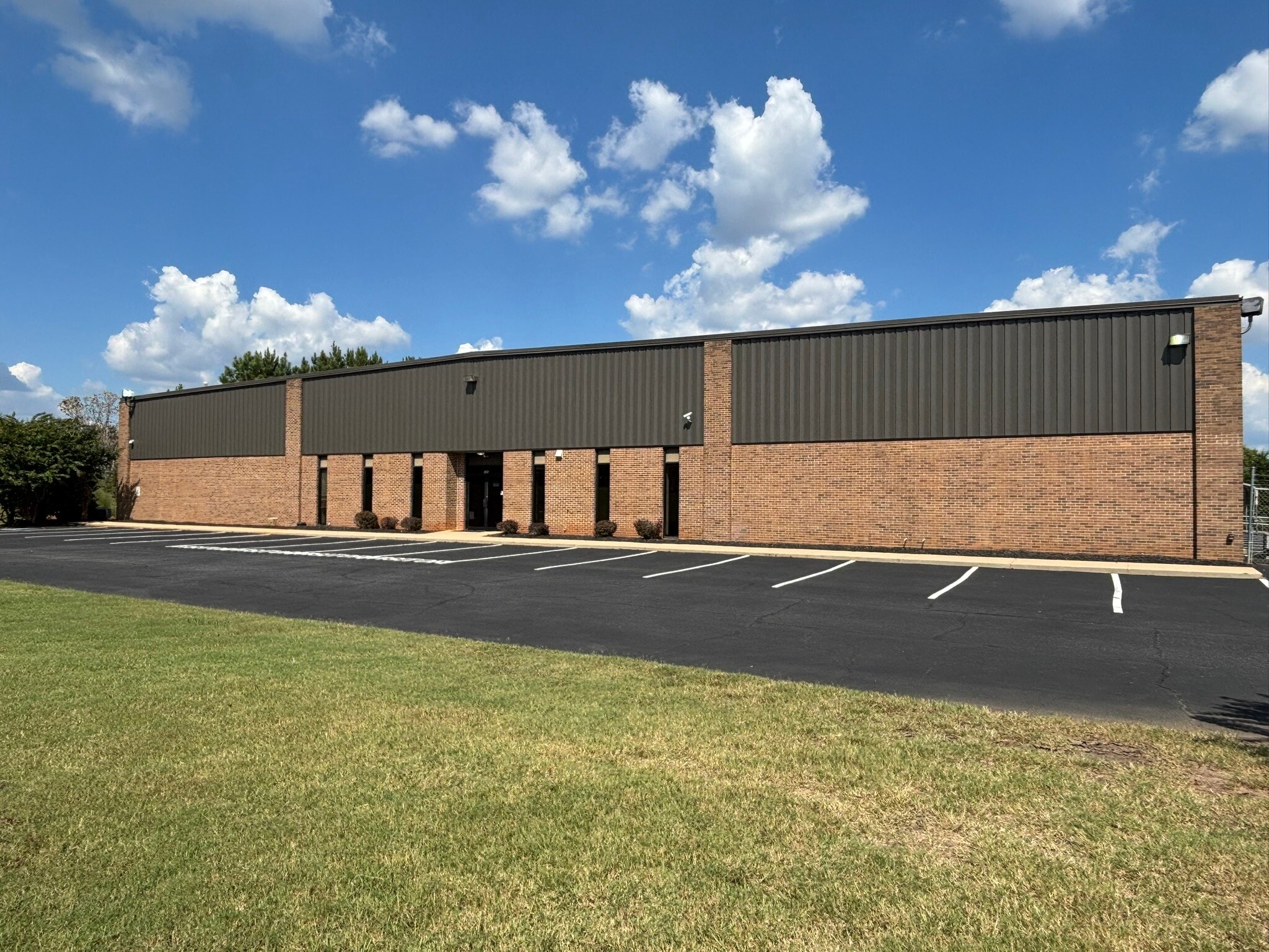 240 Commerce Ct, Duncan, SC for Rent
