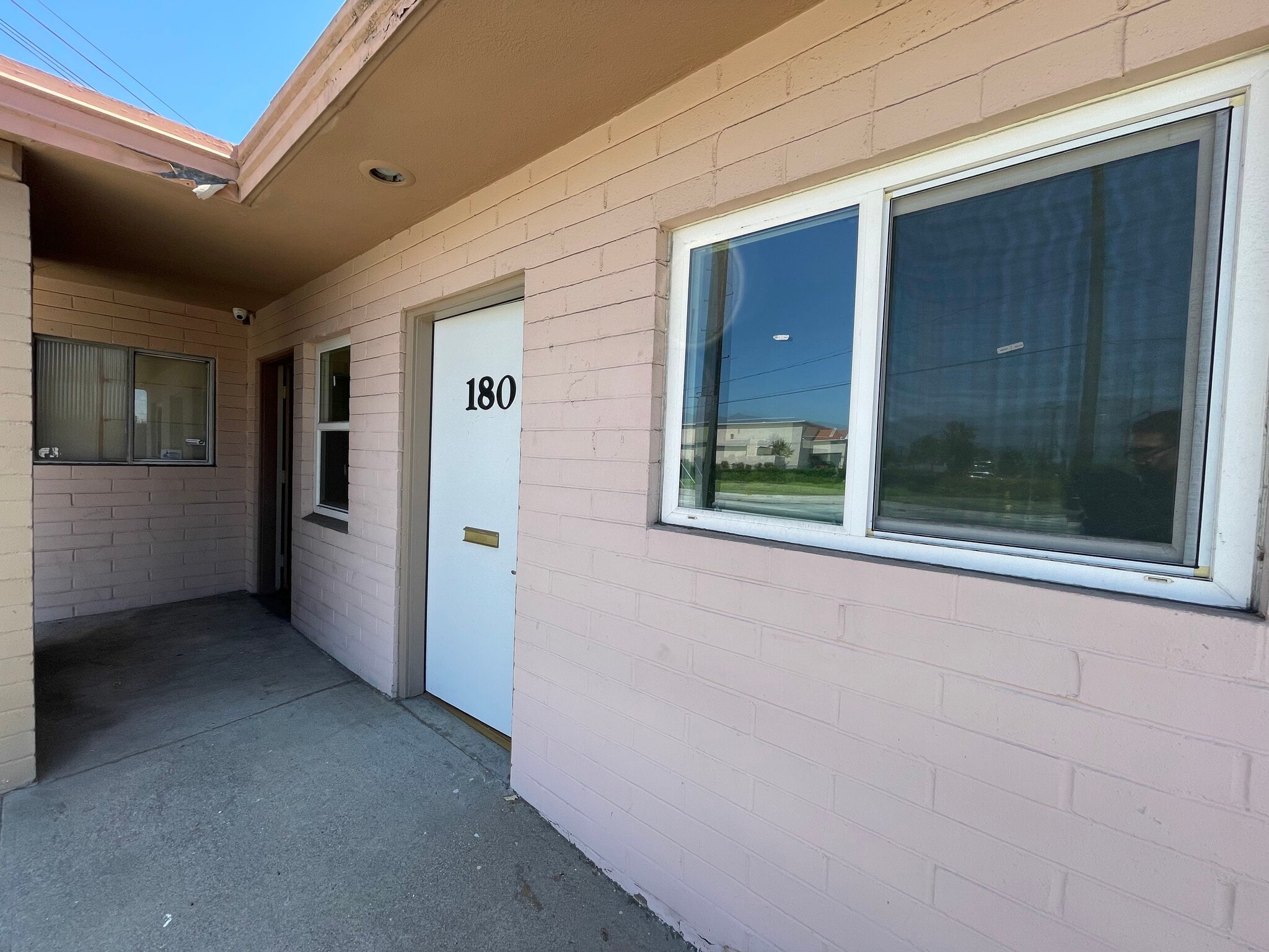 174-180 W Live Oak Ave, Arcadia, CA for Rent
