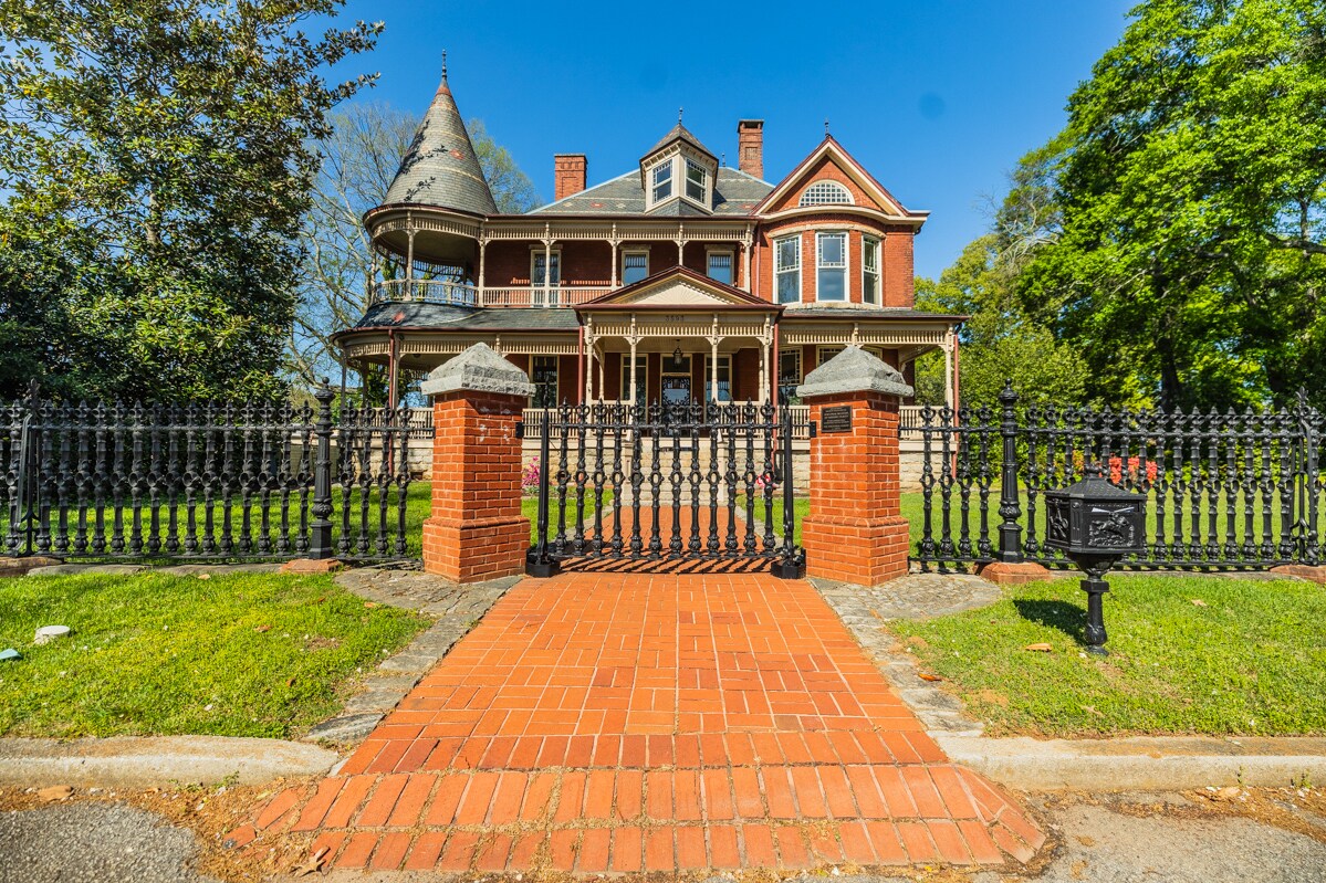 3593 Hemphill St, College Park, GA for Sale
