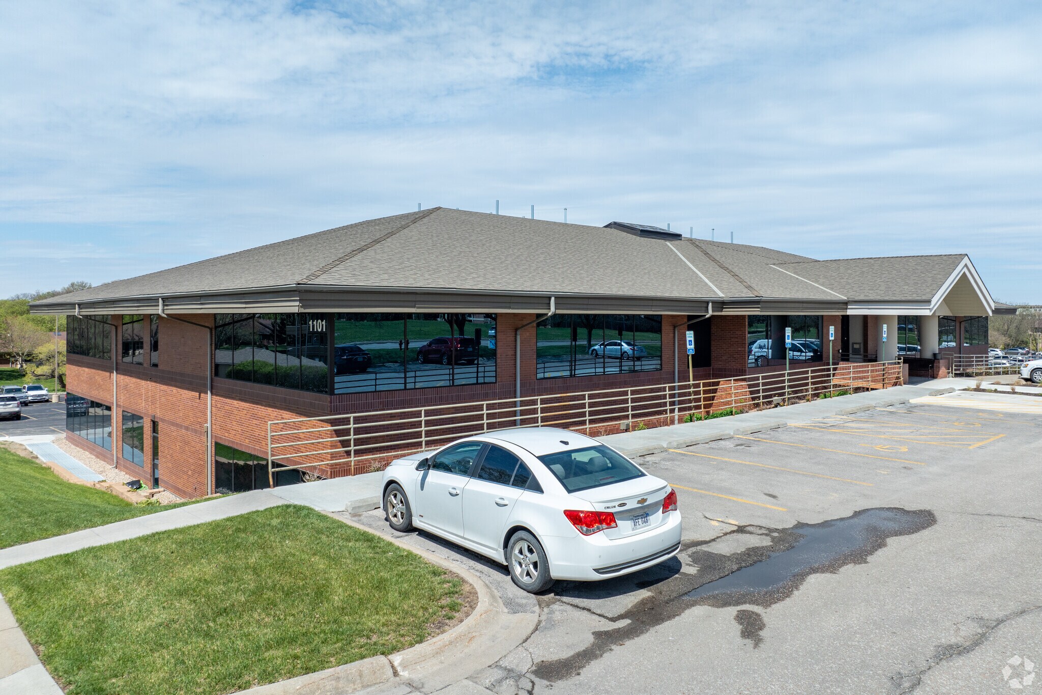 1101 S 70th St, Lincoln, NE for Rent