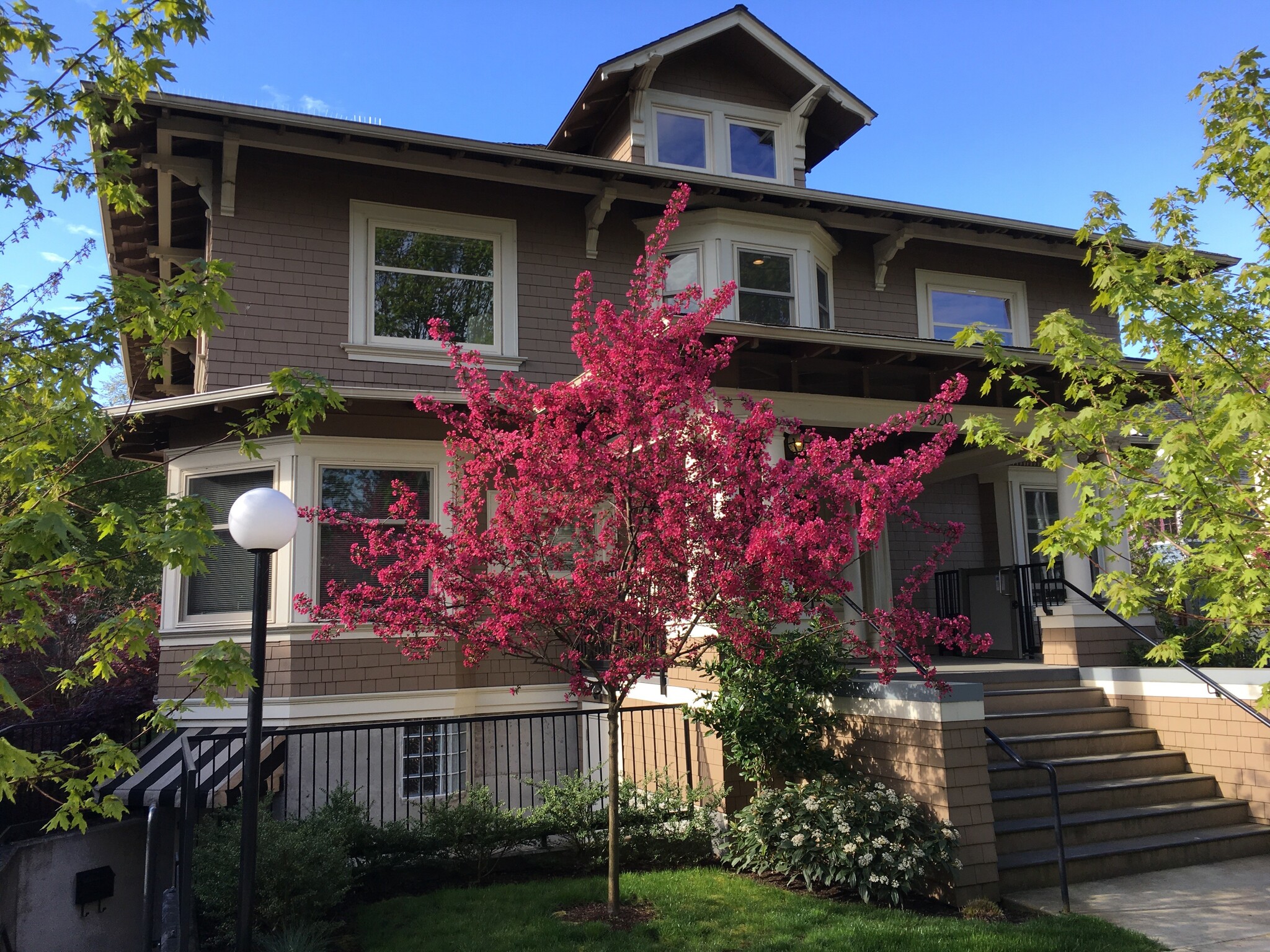 2520 SE Madison St, Portland, OR for Sale