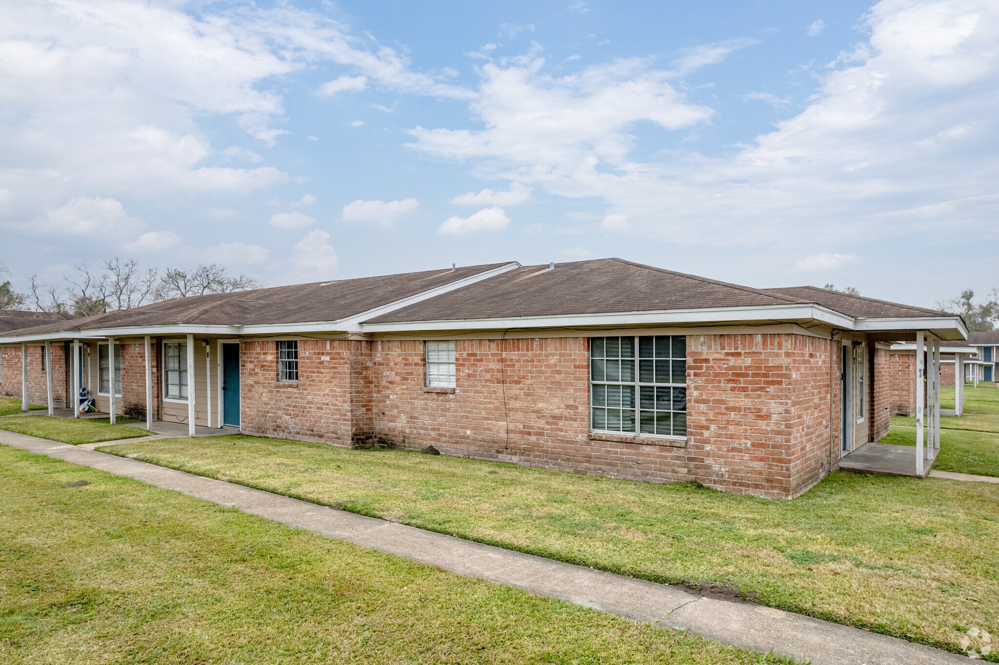 990 W Florida St, Beaumont, TX for Sale