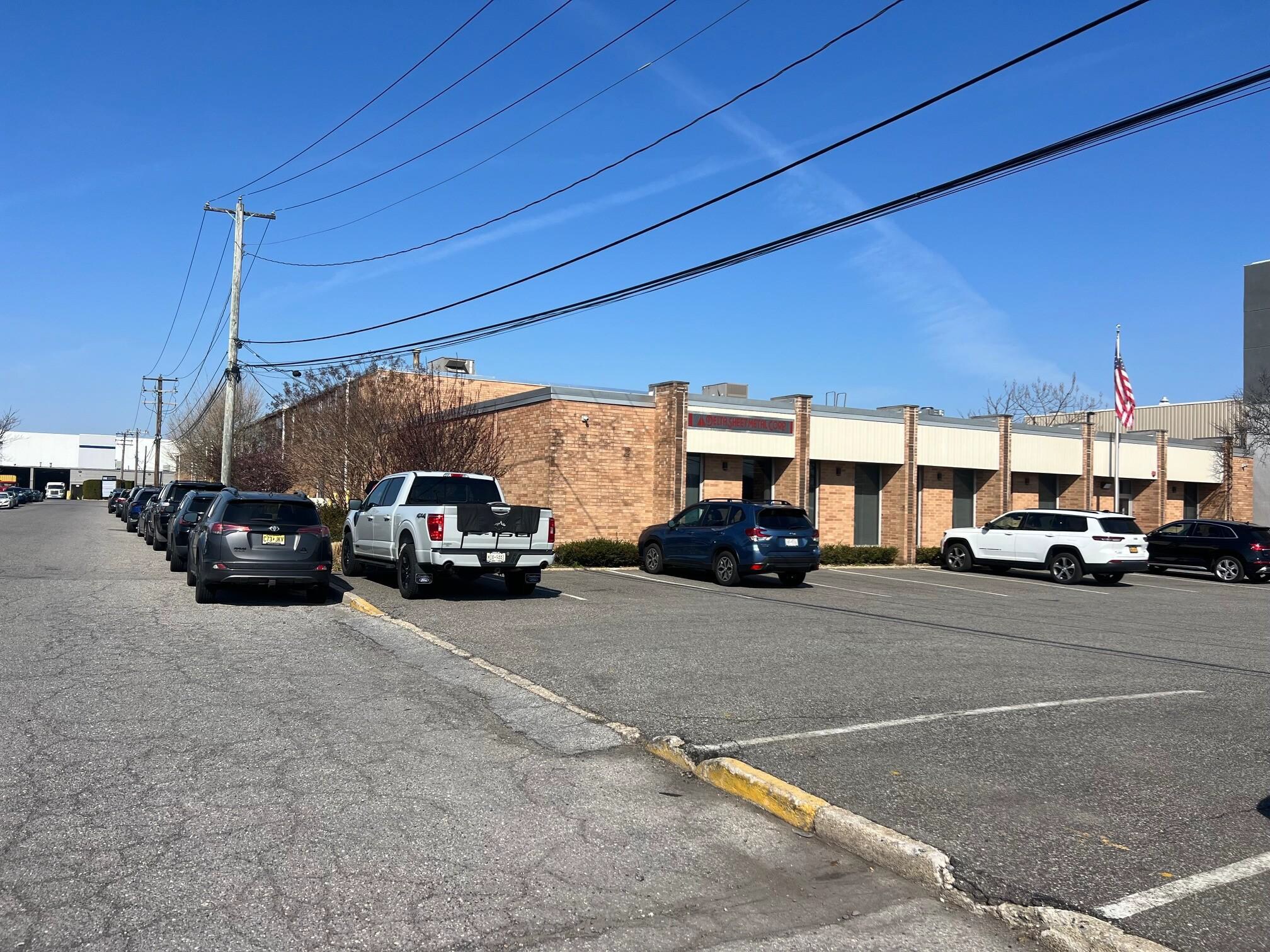 940 Oyster Bay rd, Bethpage, NY for Rent