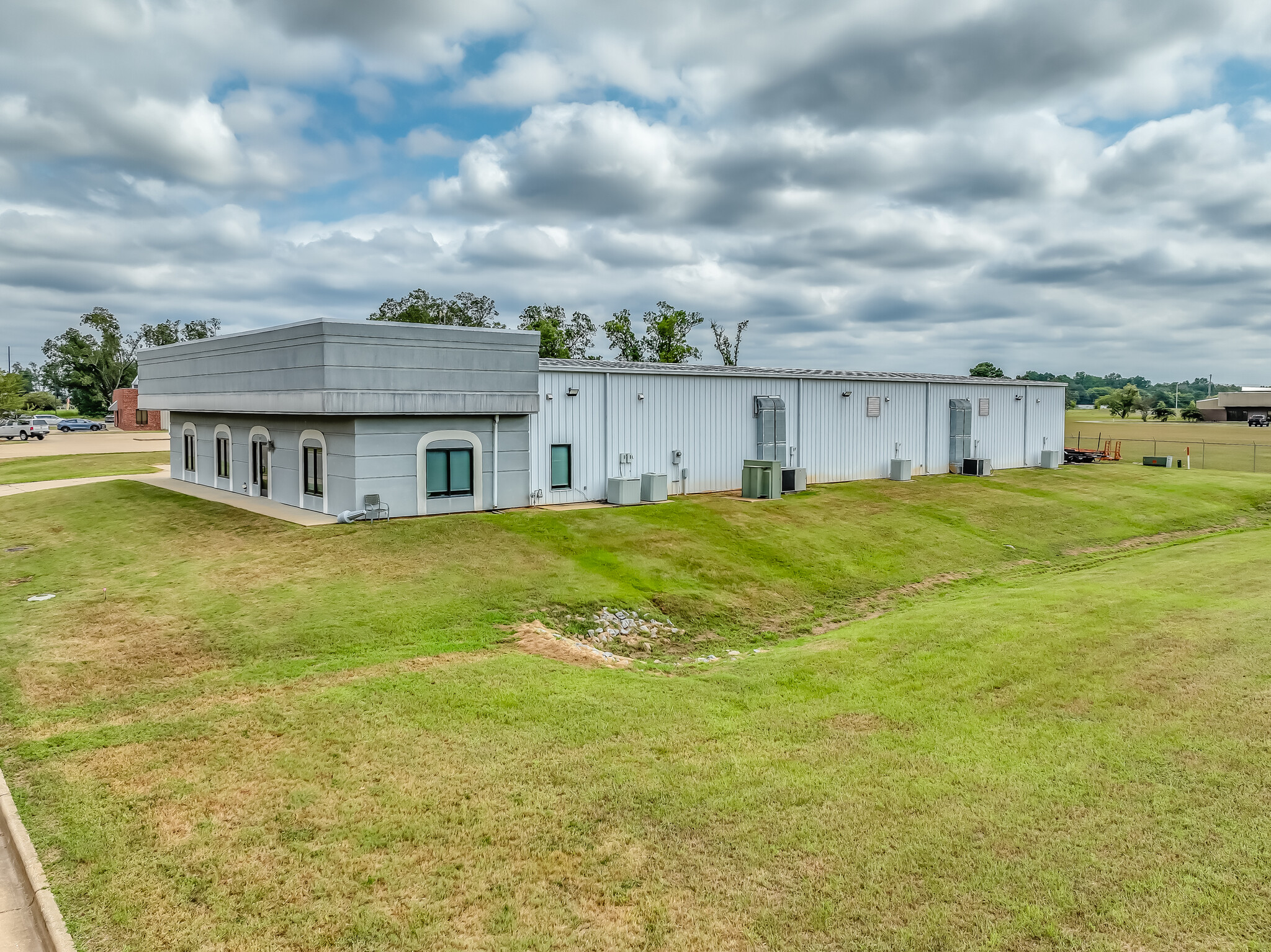 285 Kershaw Industrial Blvd, Montgomery, AL for Sale