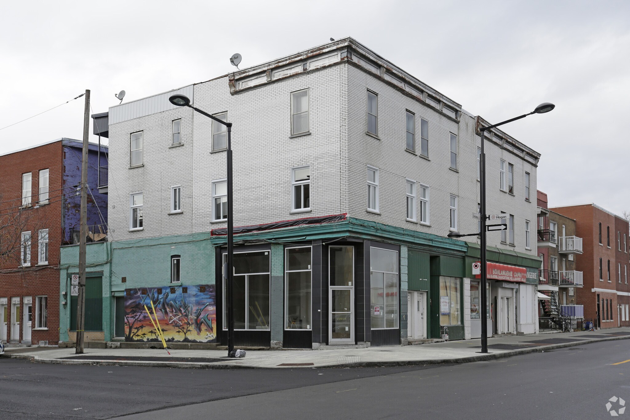 2751-2773 Rue Ontario E, Montréal, QC for Rent