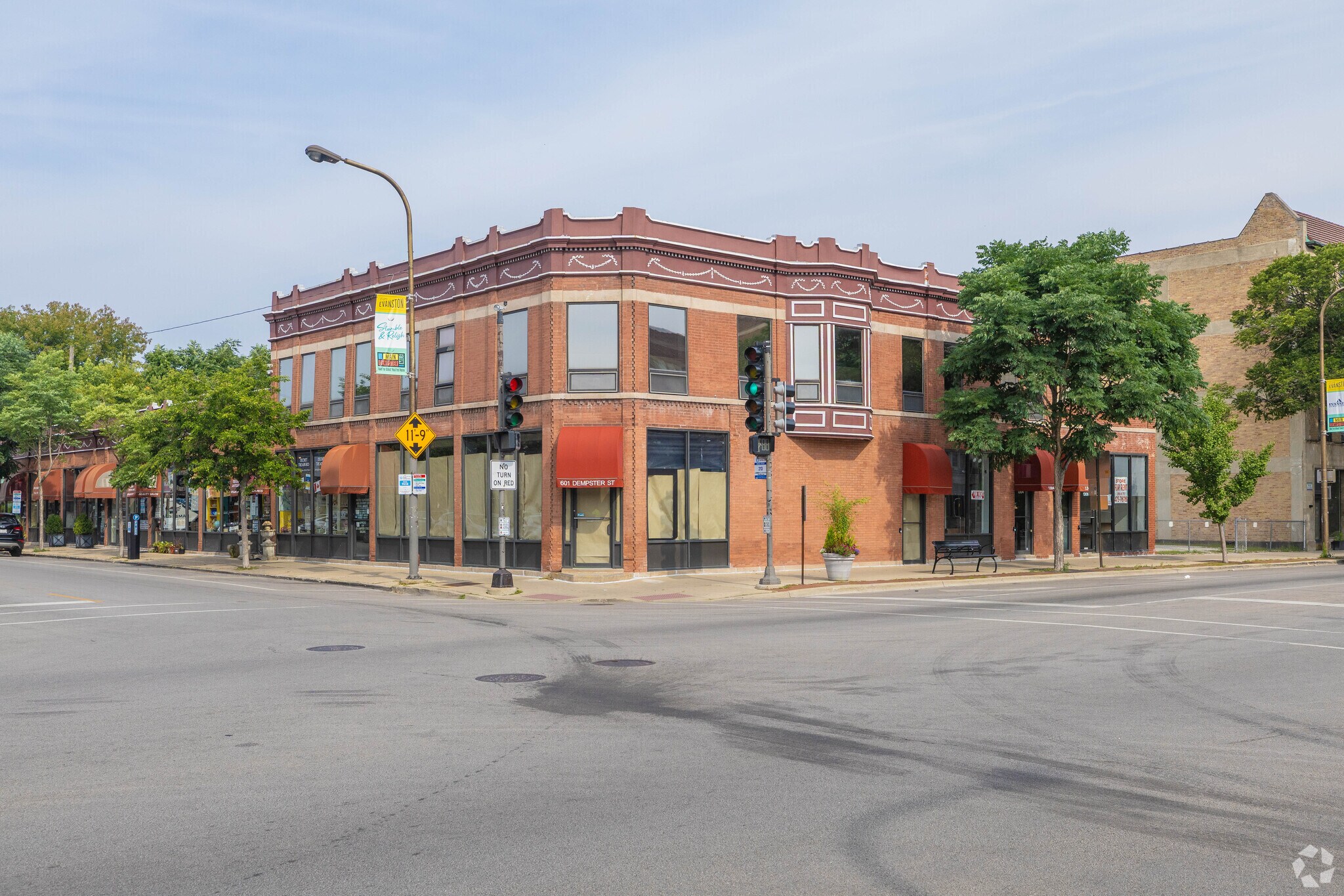 601-615 Dempster St, Evanston, IL for Sale