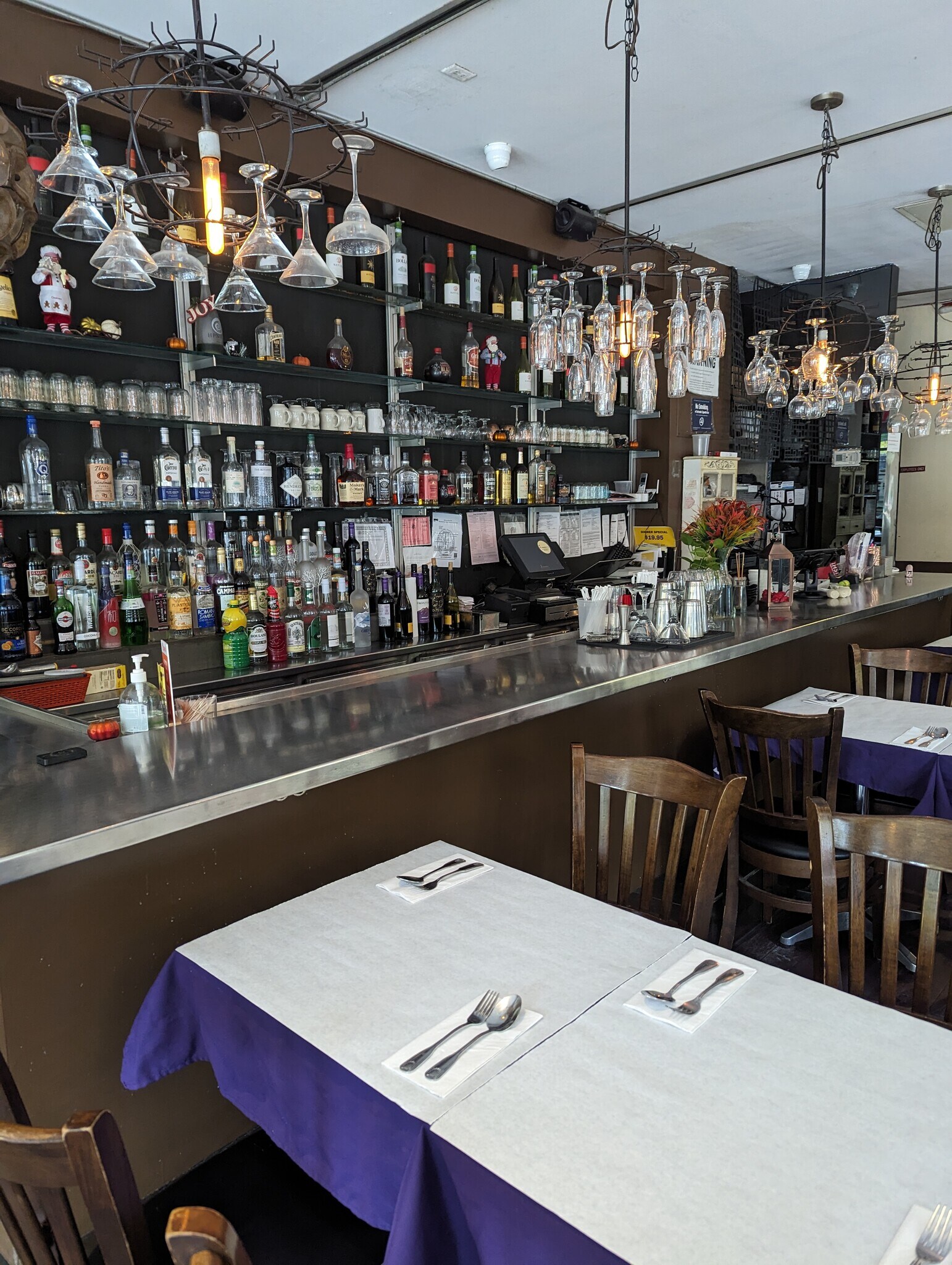 662 9th Ave, New York, NY for Rent