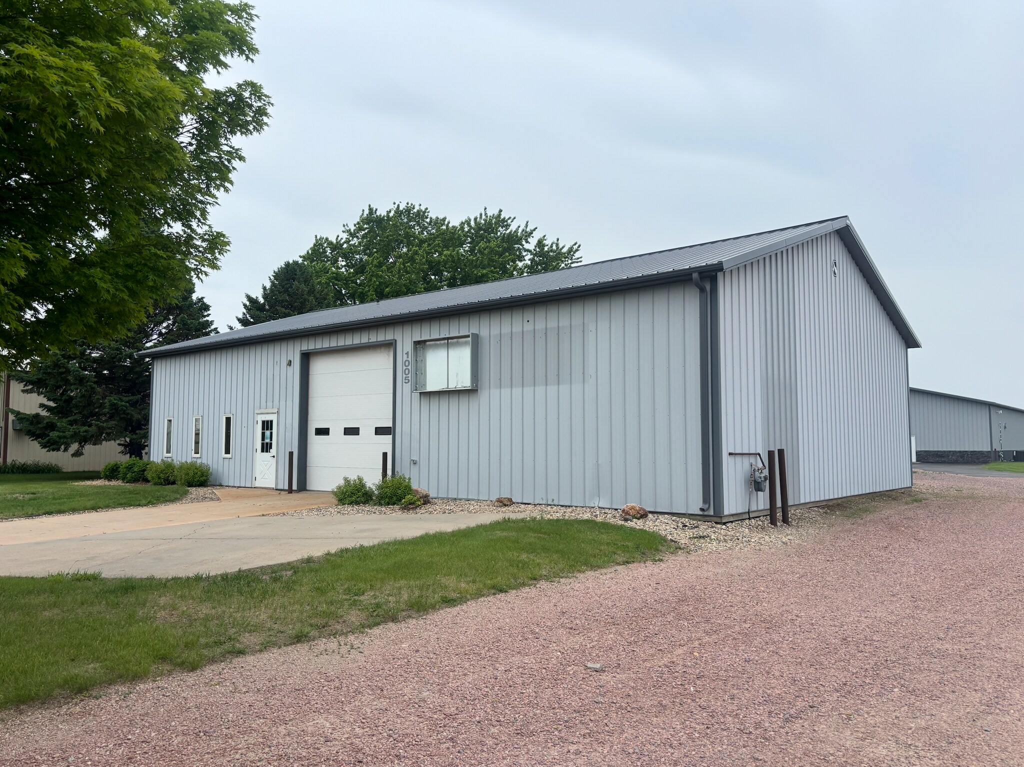 1005 N 9th Ave, Brandon, SD for Rent