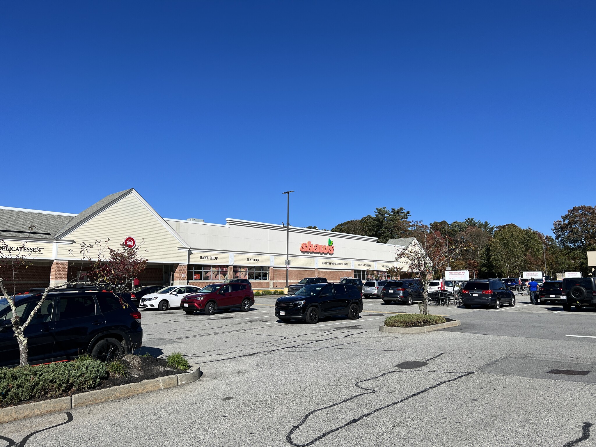 SHAW'S SHOPPING PLAZA SOLD