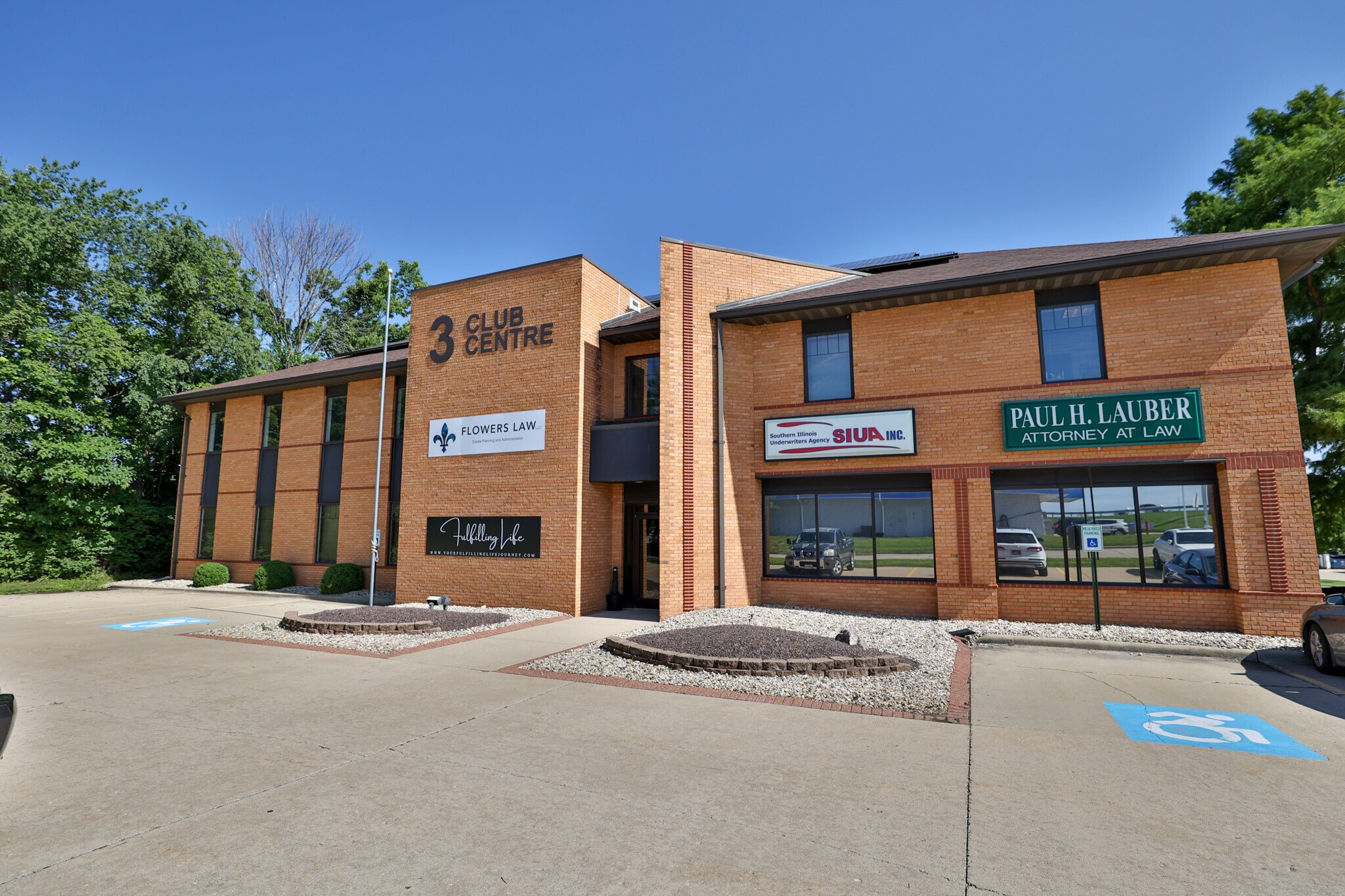 3 Club Centre Ct, Edwardsville, IL for Rent