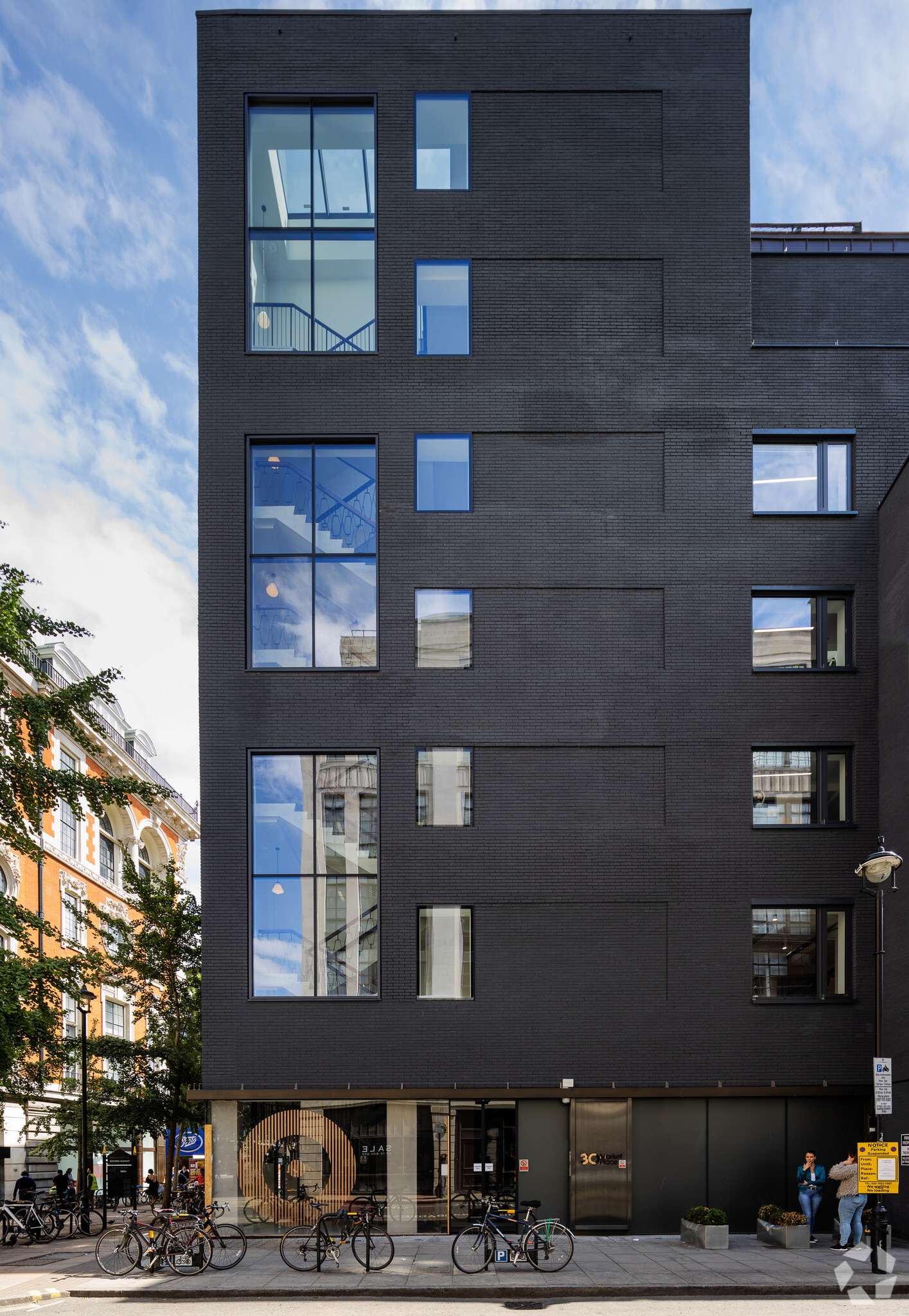 30 Market Pl, London, LND for Rent