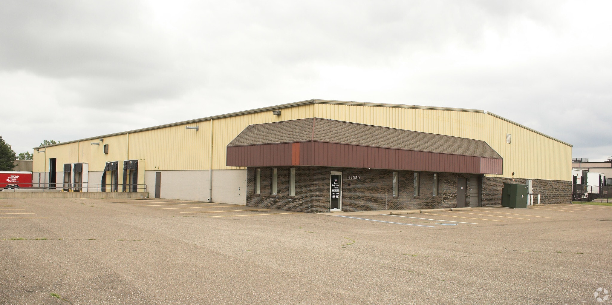 44550 N Groesbeck Hwy, Clinton Township, MI for Sale