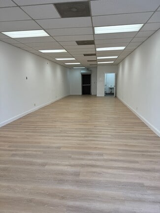Bay Shore, NY Retail - 1784 5th Ave