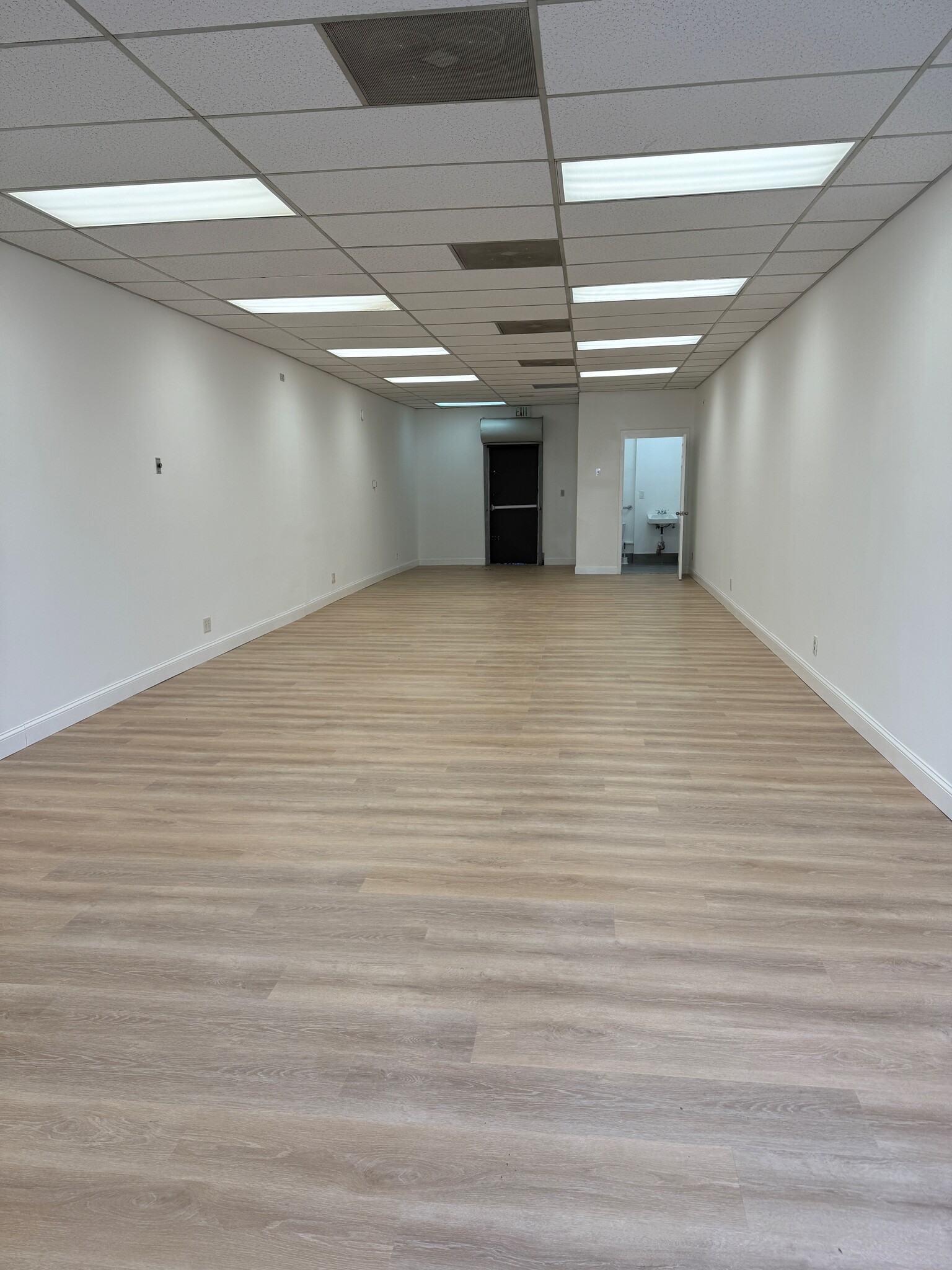 1784 5th Ave, Bay Shore, NY for Rent