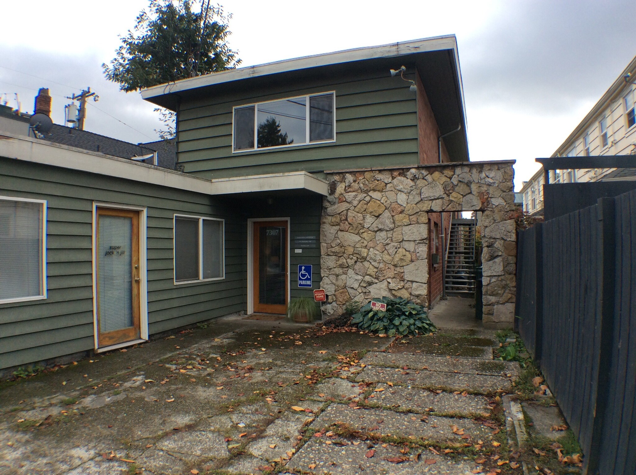 7307 Woodlawn Ave NE, Seattle, WA for Rent